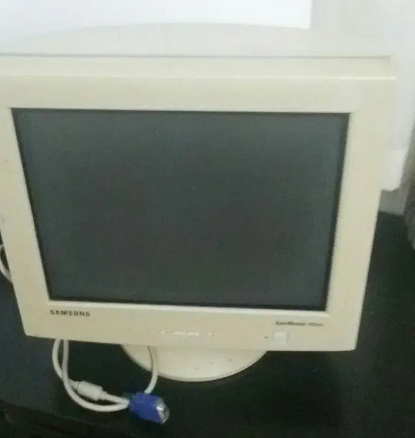 مانیتور سامسونگ|قطعات و لوازم جانبی رایانه|سنندج, |دیوار