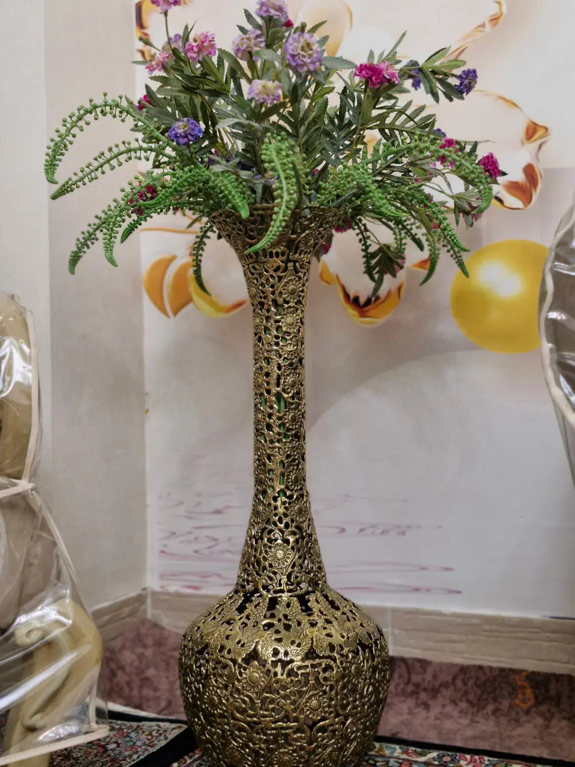 گلدان برنز|گل مصنوعی|اشتهارد, |دیوار