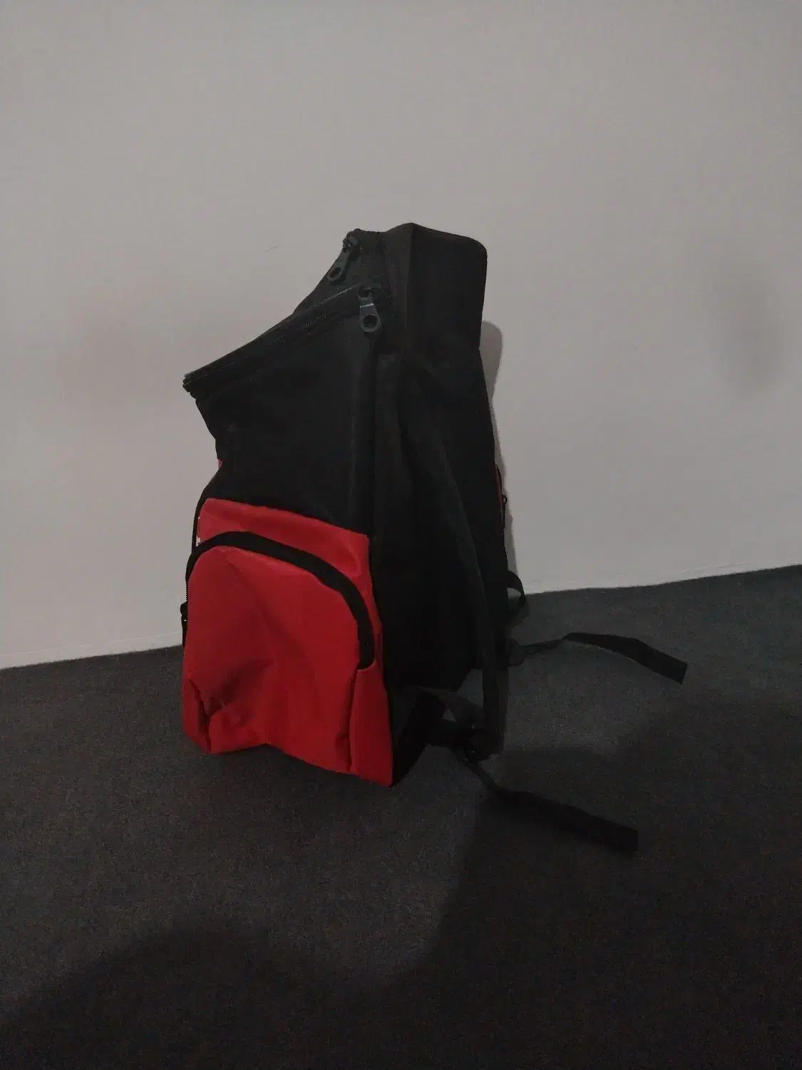 کوله پشتی ورزشی|کیف، کفش، کمربند|میانه, |دیوار