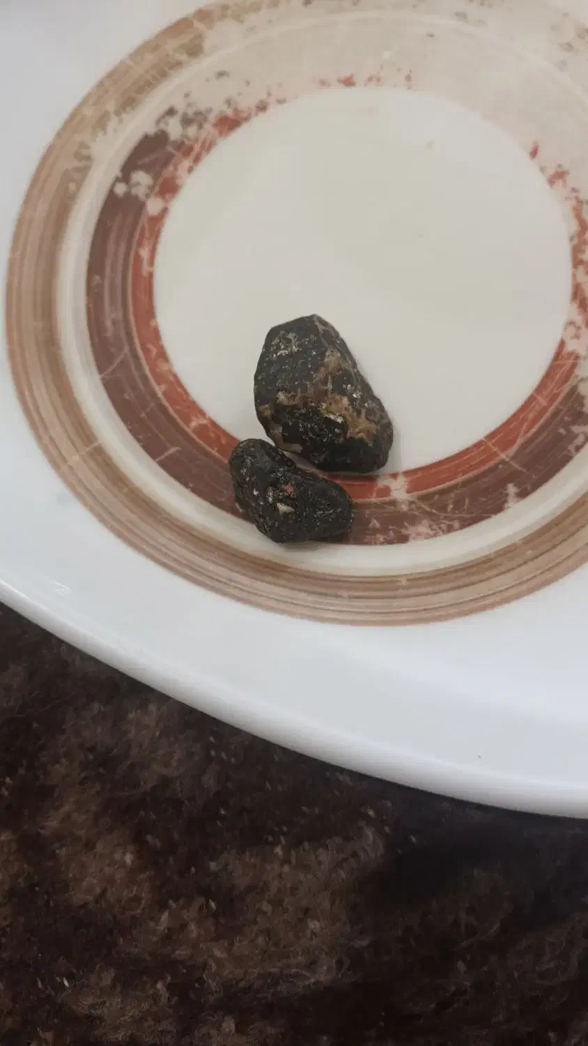 سنگ مشکوک به شهاب سنگ باجنس بسیارنرم|کلکسیون اشیاء عتیقه|ارومیه, |دیوار