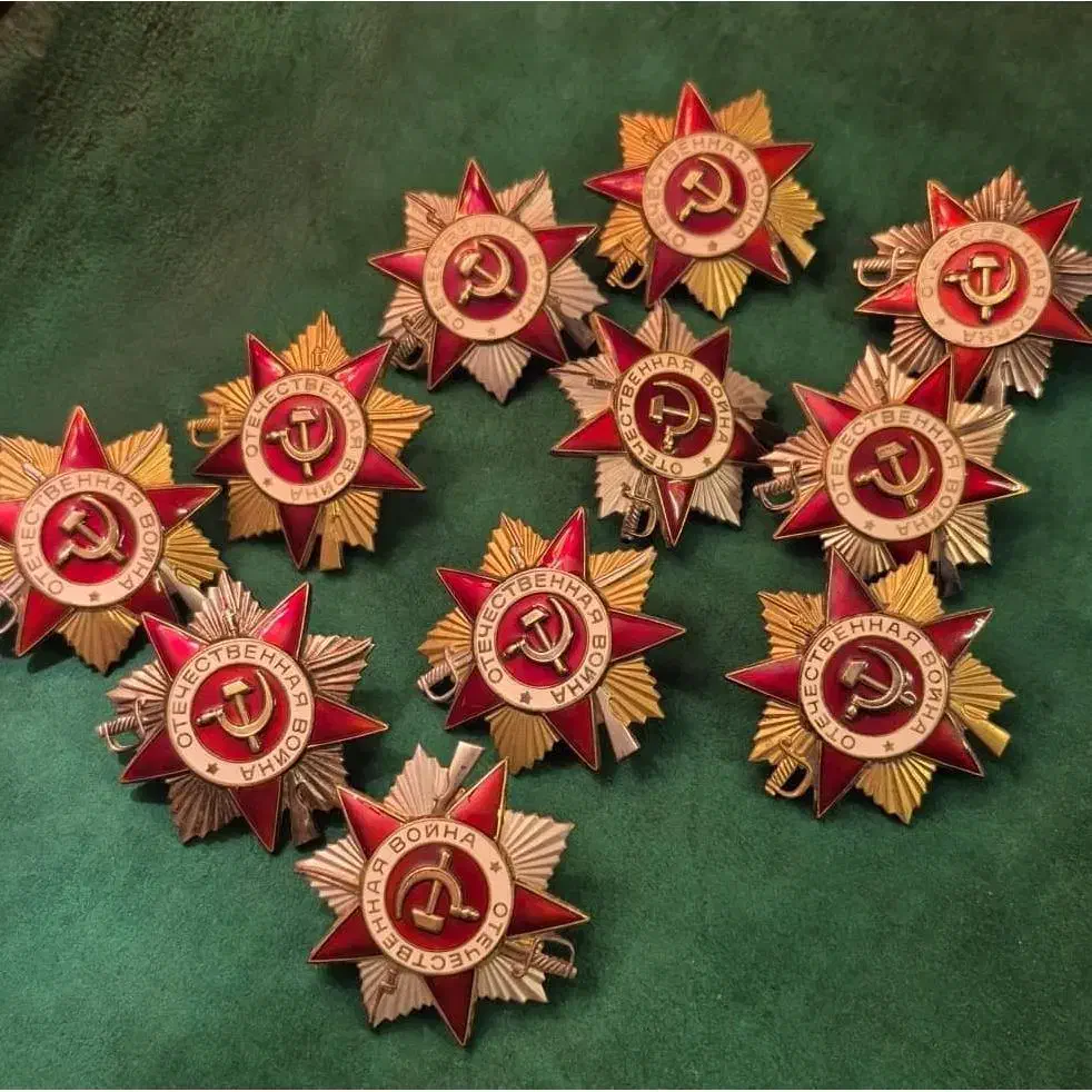 ۱۱ عدد مدال جنگ‌ کبیر میهنی نقره شوروی وزن ۲۹۷ گرم|کلکسیون اشیاء عتیقه|تهران, ایرانشهر|دیوار