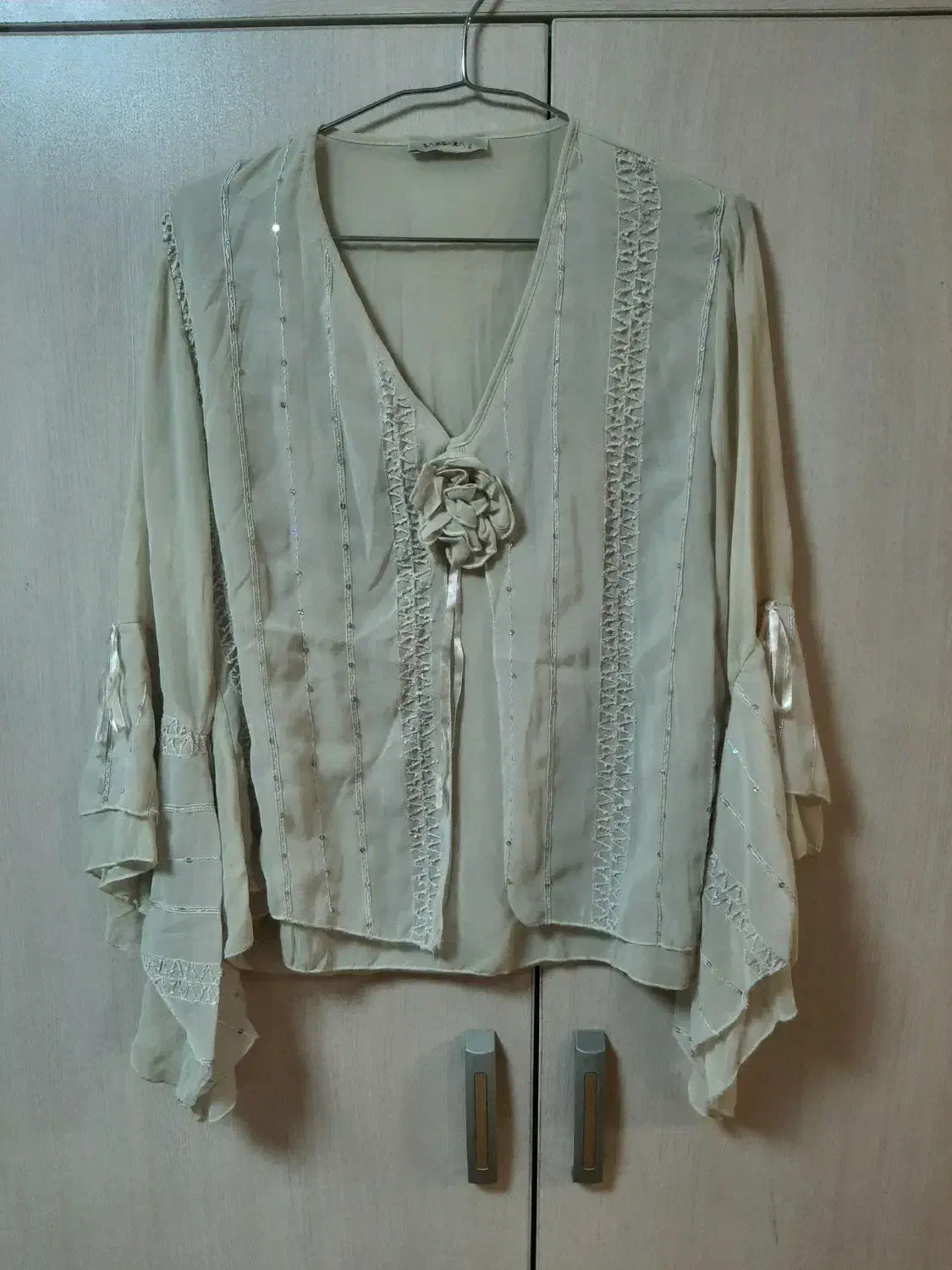 تعدادی لباس درحدنو|لباس|اردبیل, |دیوار