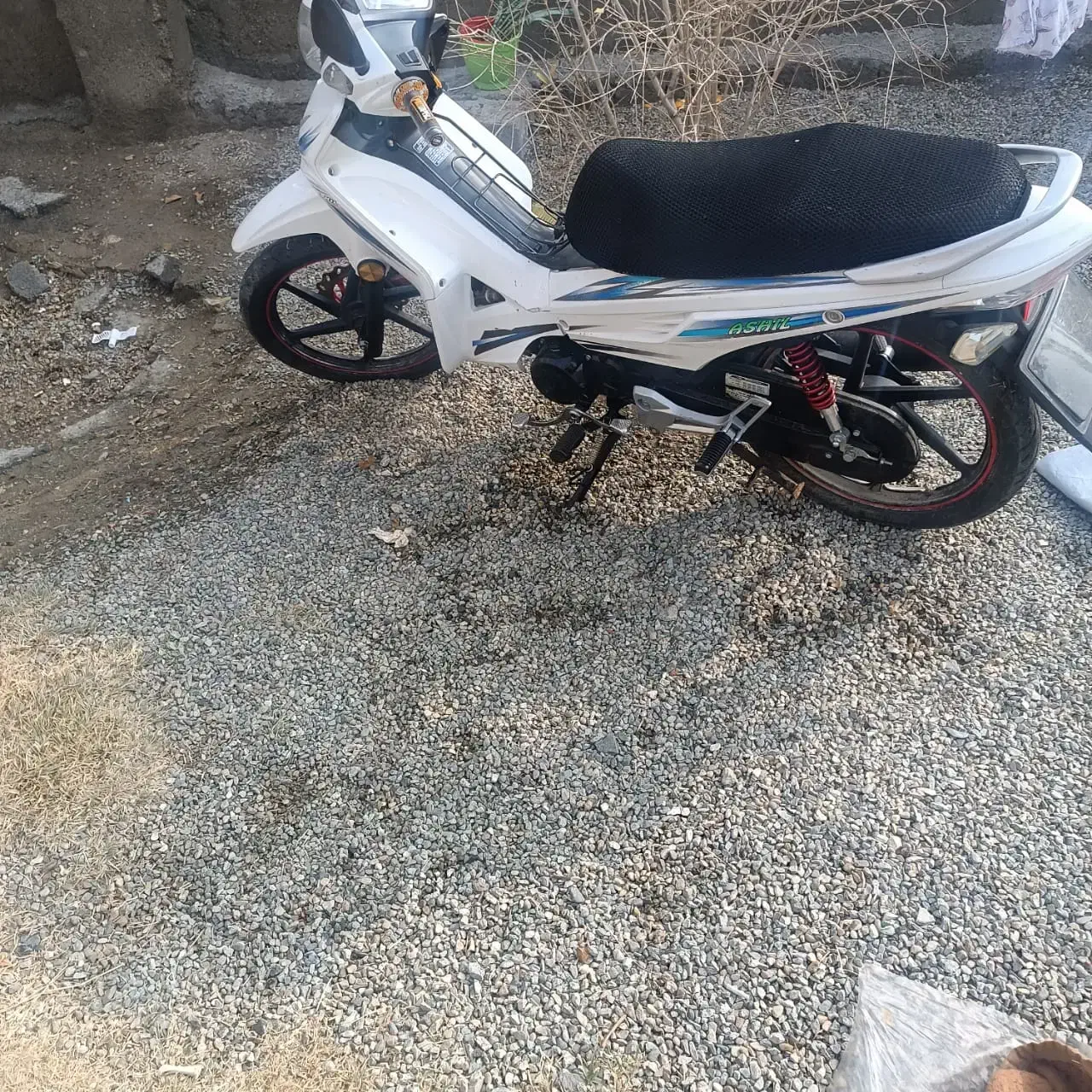 موتورسیکیلت ویوی در حد خشک|موتورسیکلت|ارومیه, |دیوار