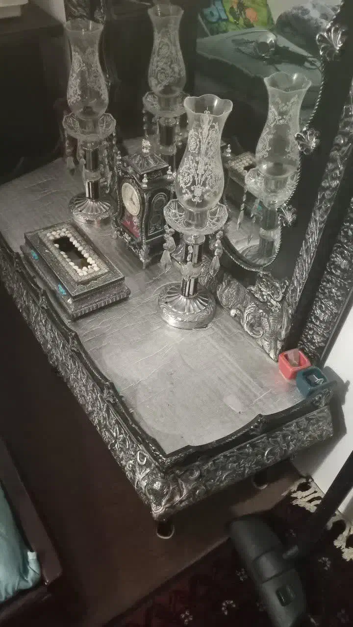 آینه شمعدون  و ساعت|بوفه، ویترین، کنسول|تربت‌حیدریه, ۴۵ متری|دیوار