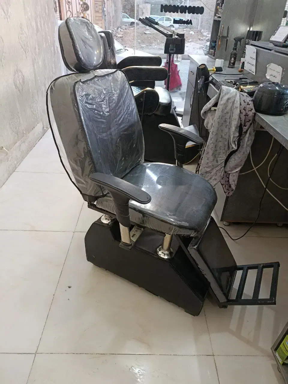 صندلی آرایشگاه مردانه|آرایشگاه و سالنهای زیبایی|شاهدشهر, |دیوار