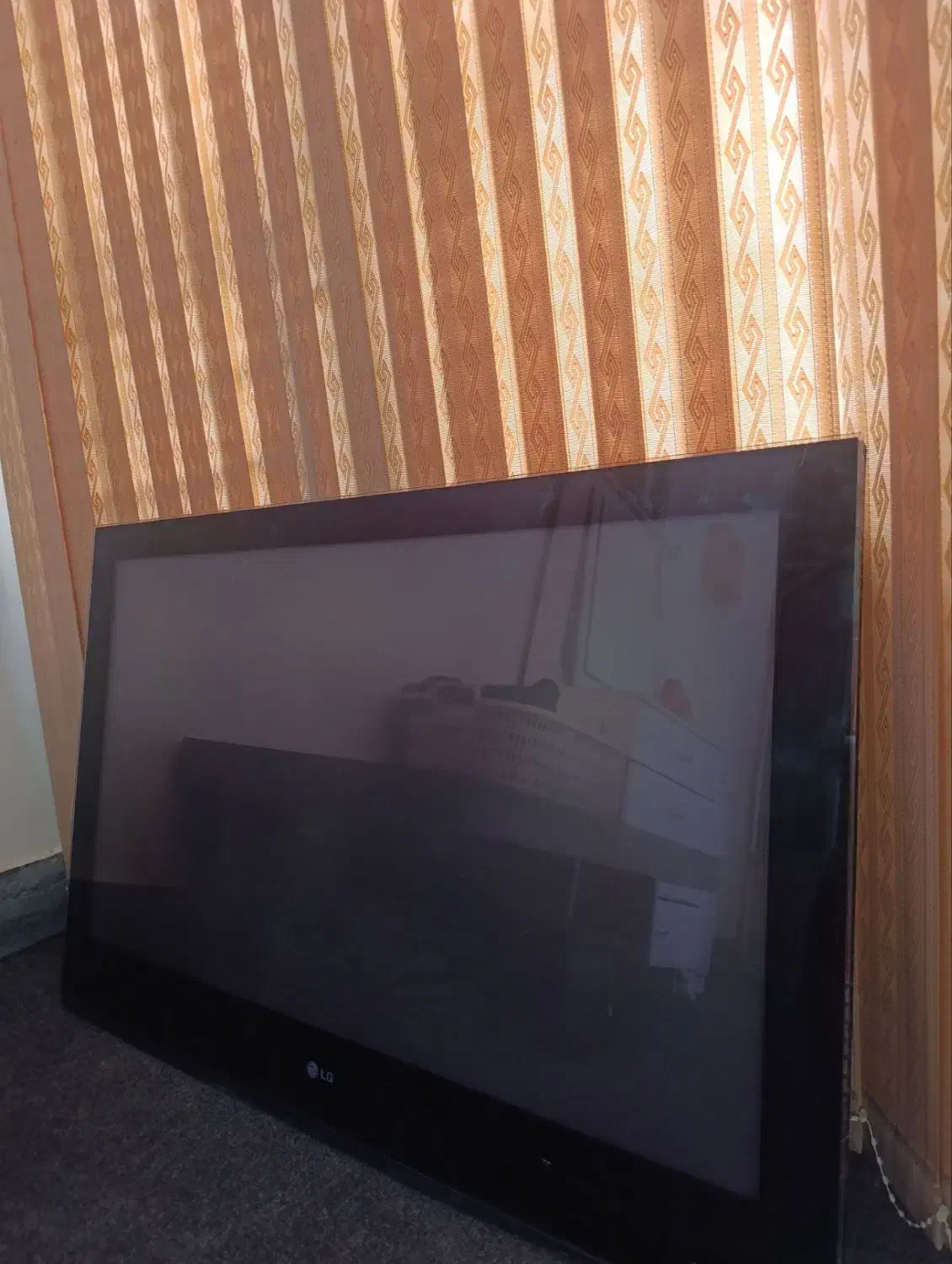 تلویزیون ال جی|تلویزیون و پروژکتور|آران و بیدگل, |دیوار