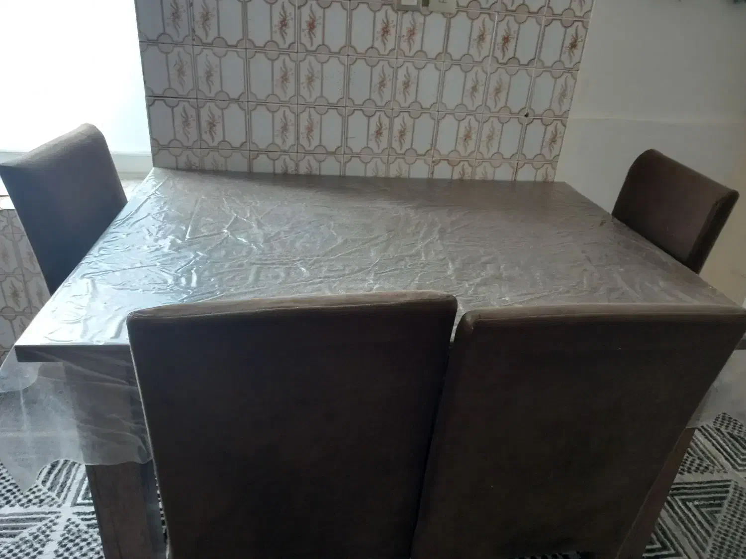 میز غذا خوری|میز و صندلی غذاخوری|تربت جام, بیست متری منبع آب|دیوار