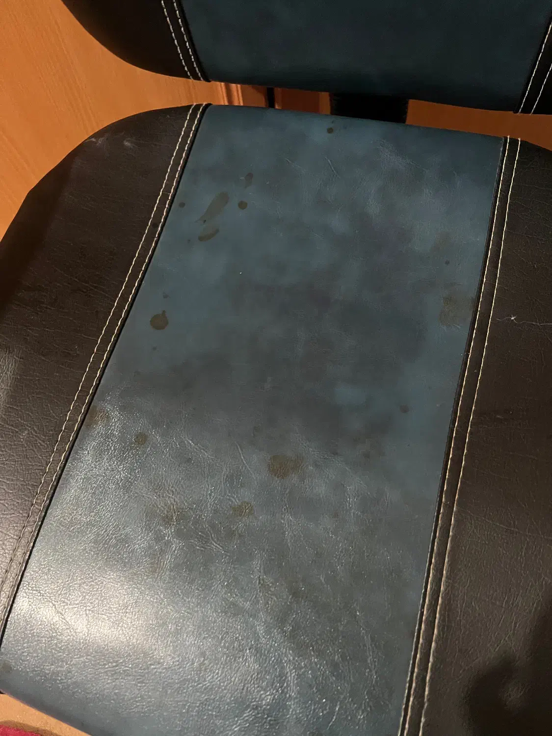 صندلی چرخدار|صندلی و نیمکت|رشت, کوی فکوری|دیوار