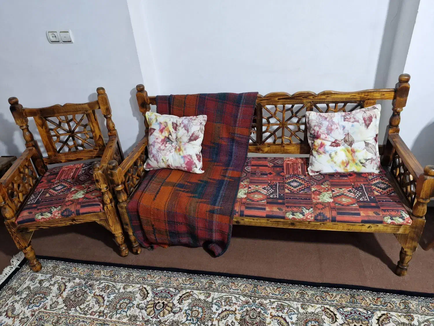 مبلمان سنتی ۷ نفره چوب روس|مبلمان خانگی و میز عسلی|کرمانشاه, |دیوار