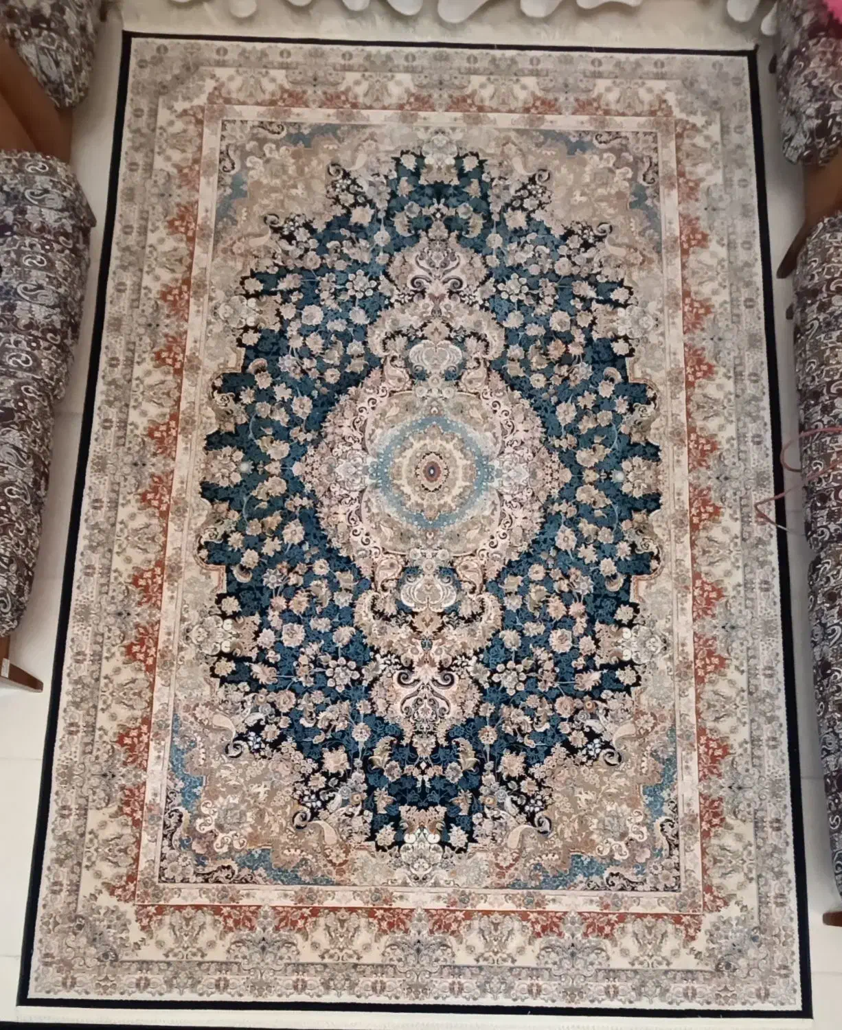 فرش ۱۲۰۰ شونه|فرش|پرند, فاز ۴|دیوار