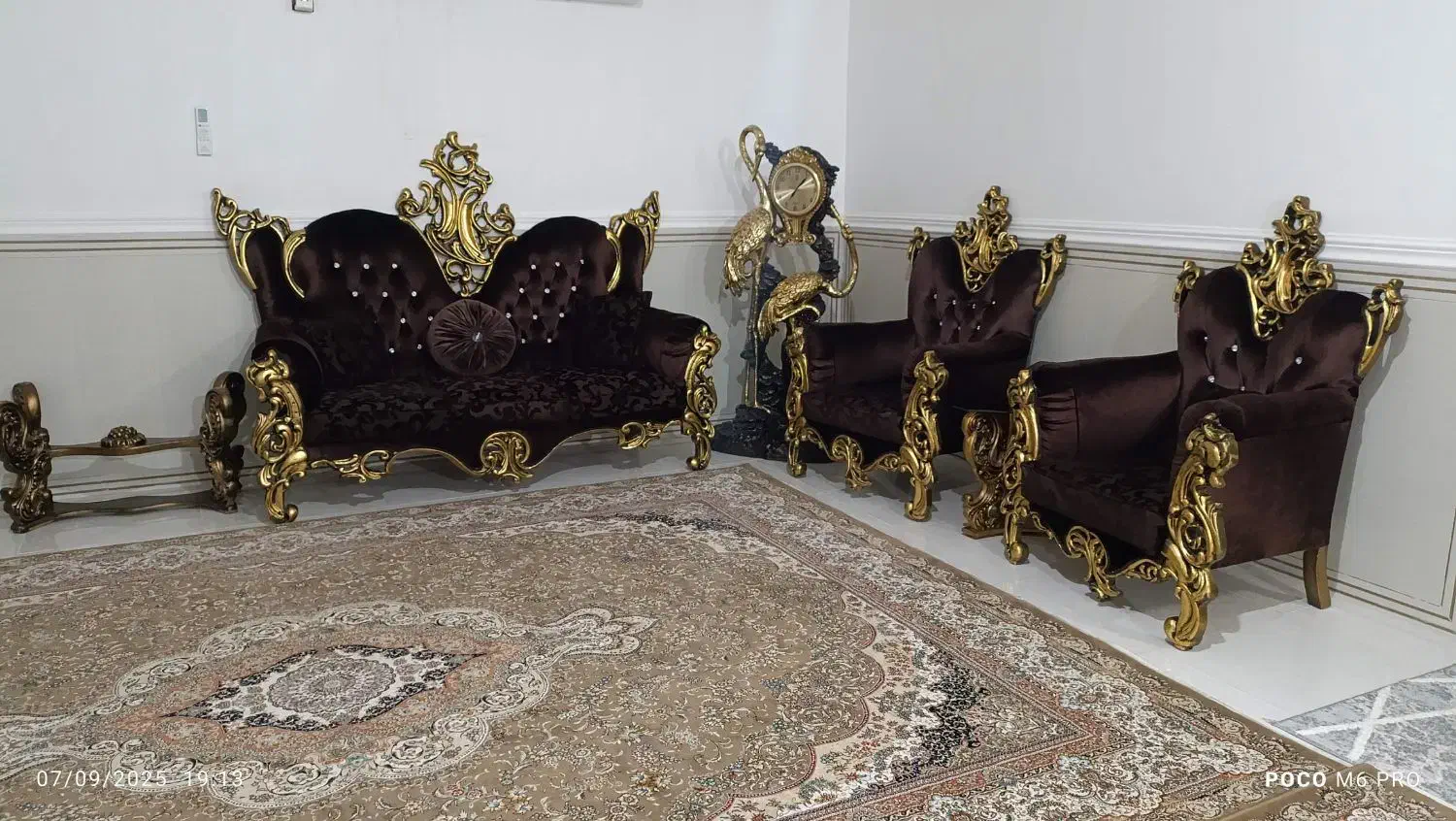 مبلمان سلطنتی ۷نفره به همراه ساعت|مبلمان خانگی و میز عسلی|چابهار, |دیوار