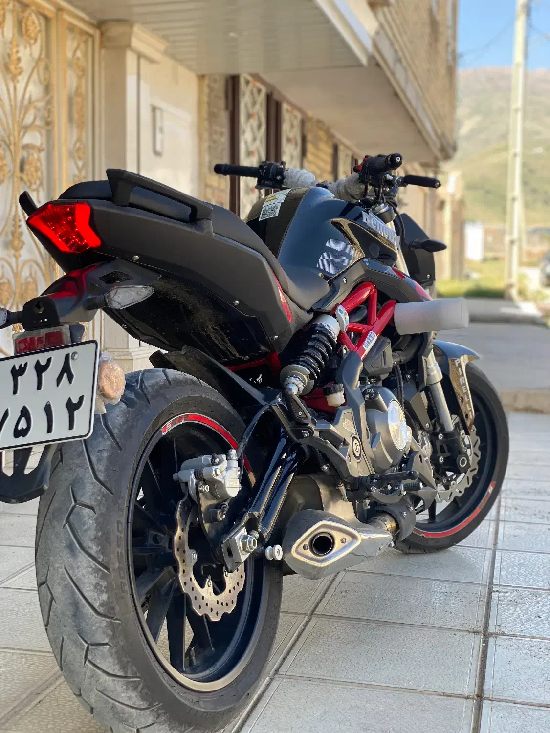 بنلی 300 مدل 1402|موتورسیکلت|دورود, |دیوار