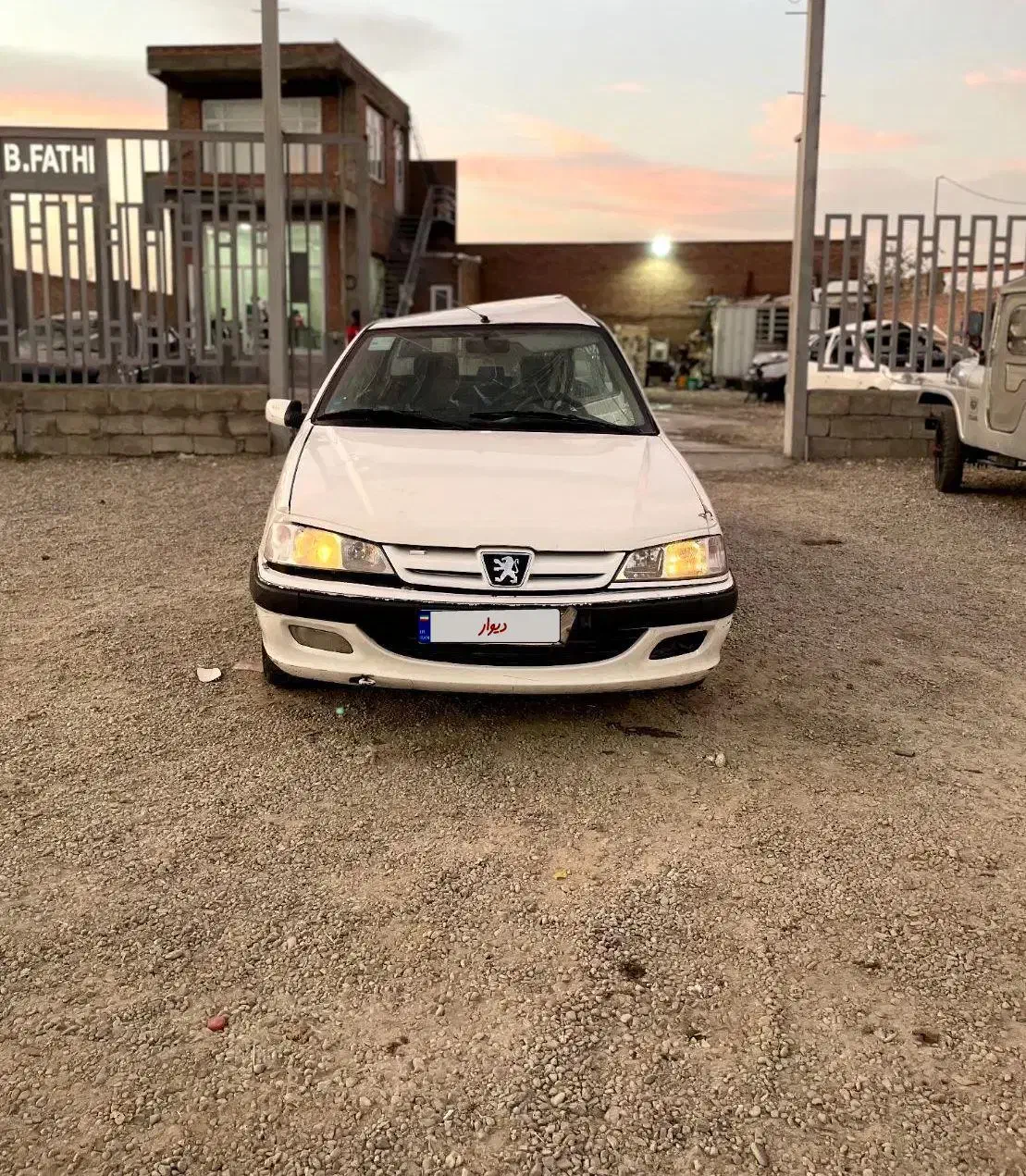 پژو پارس مدل89تصادفی|خودرو سواری و وانت|محمدبار, |دیوار
