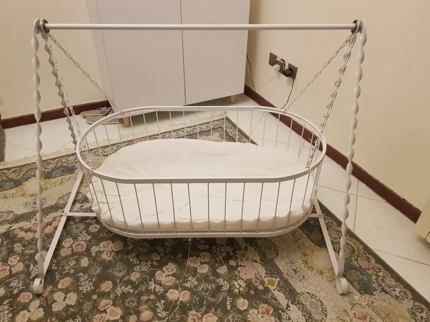 ننو و گهواره فلزی|تخت و صندلی بچه|گرگان, |دیوار