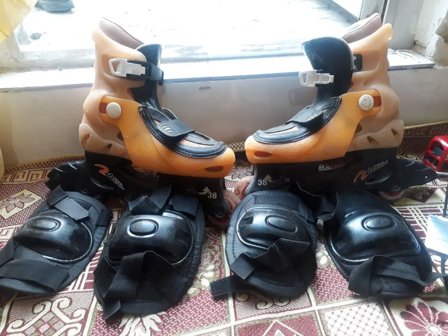 فروش فوری اسکیت با کیف زانو بند|دوچرخه، اسکیت، اسکوتر|اردبیل, |دیوار