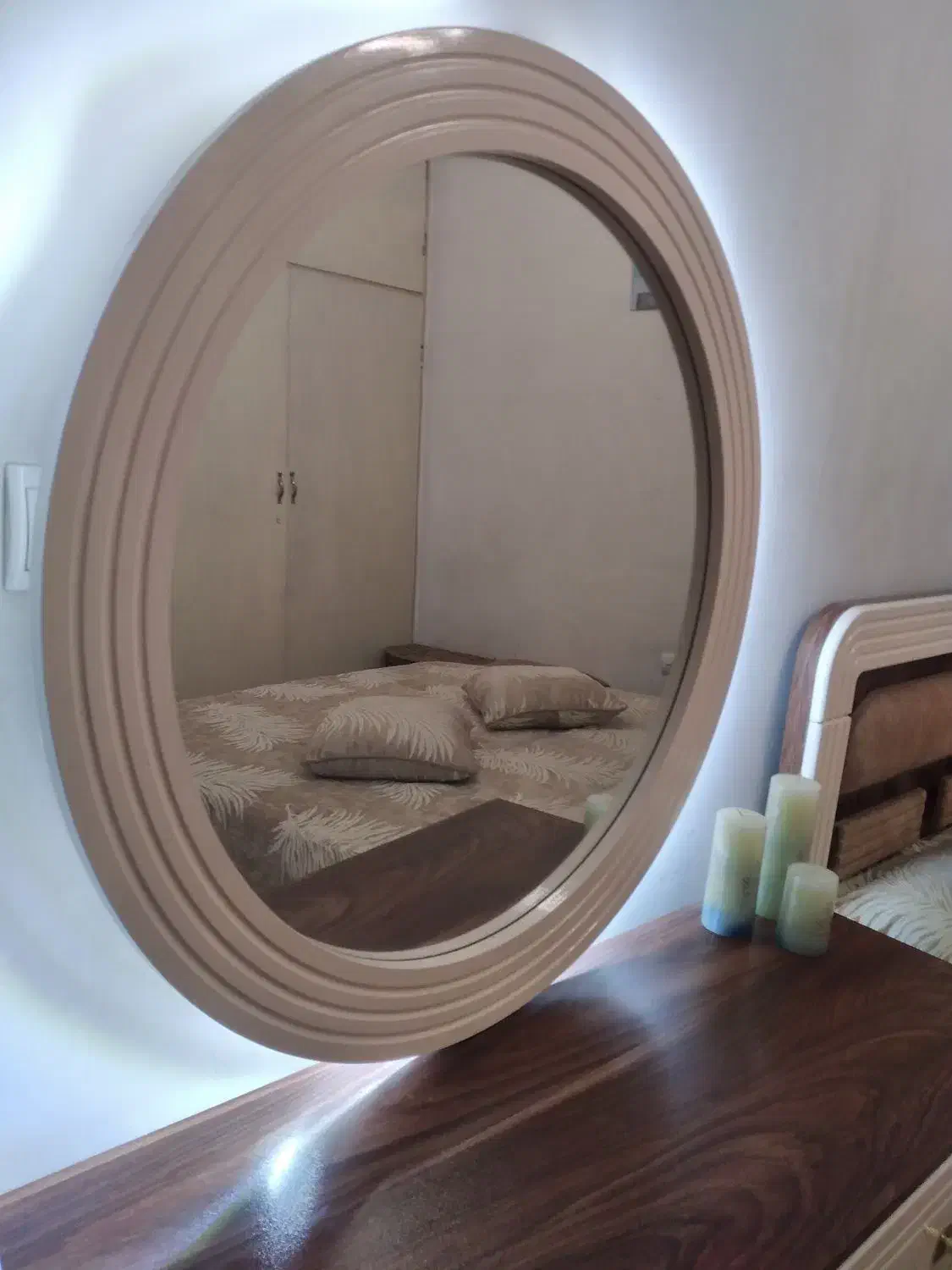 آینه گرد چراغ داربزرگ|آینه|قدس, شهر‌قدس|دیوار