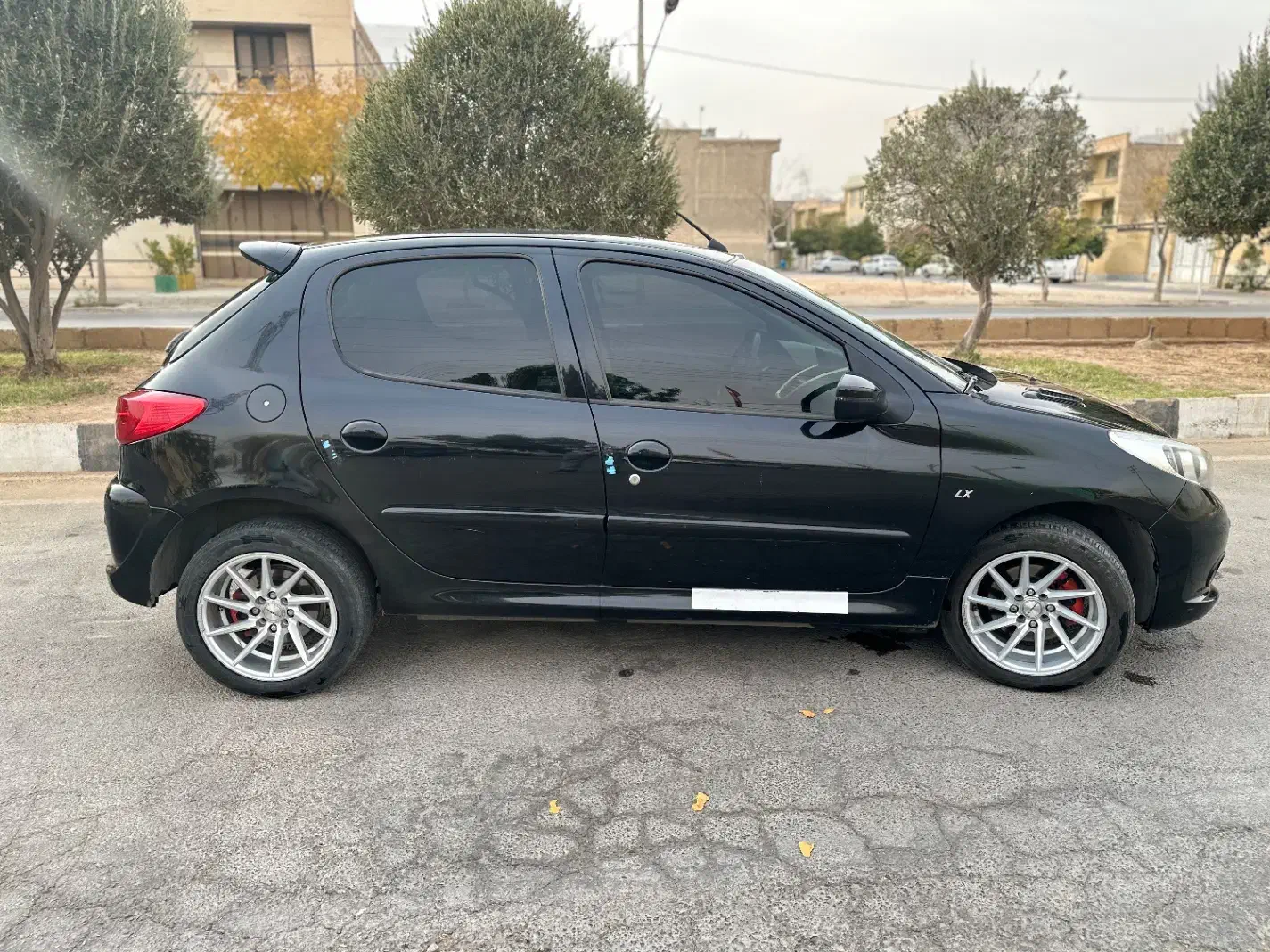 207 سقف فلز 1401 دنده ای|خودرو سواری و وانت|شیراز, شهرک مهدیه|دیوار