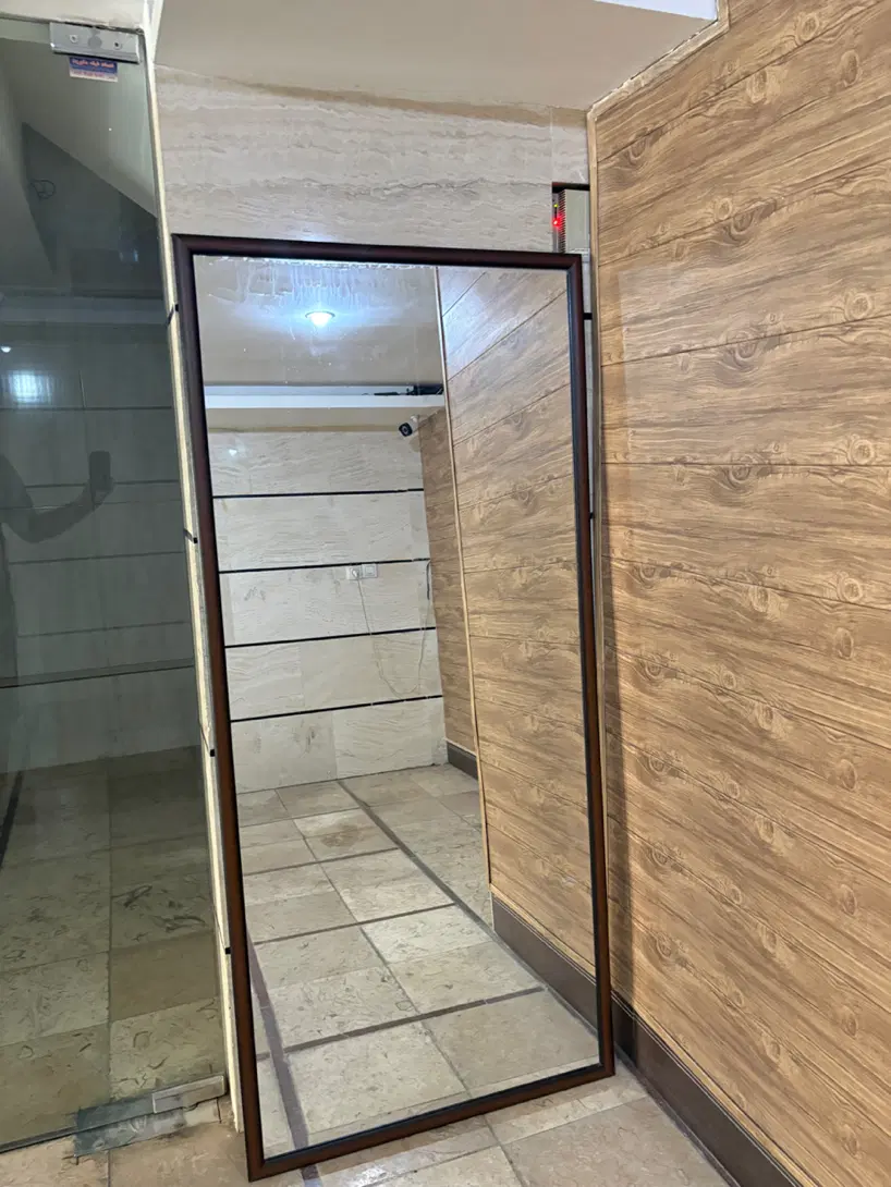 آینه قدی ۸۰ در ۱۸۰ سانت و ۳۵ در ۱۱۵ سانت|آینه|اصفهان, سیچان|دیوار