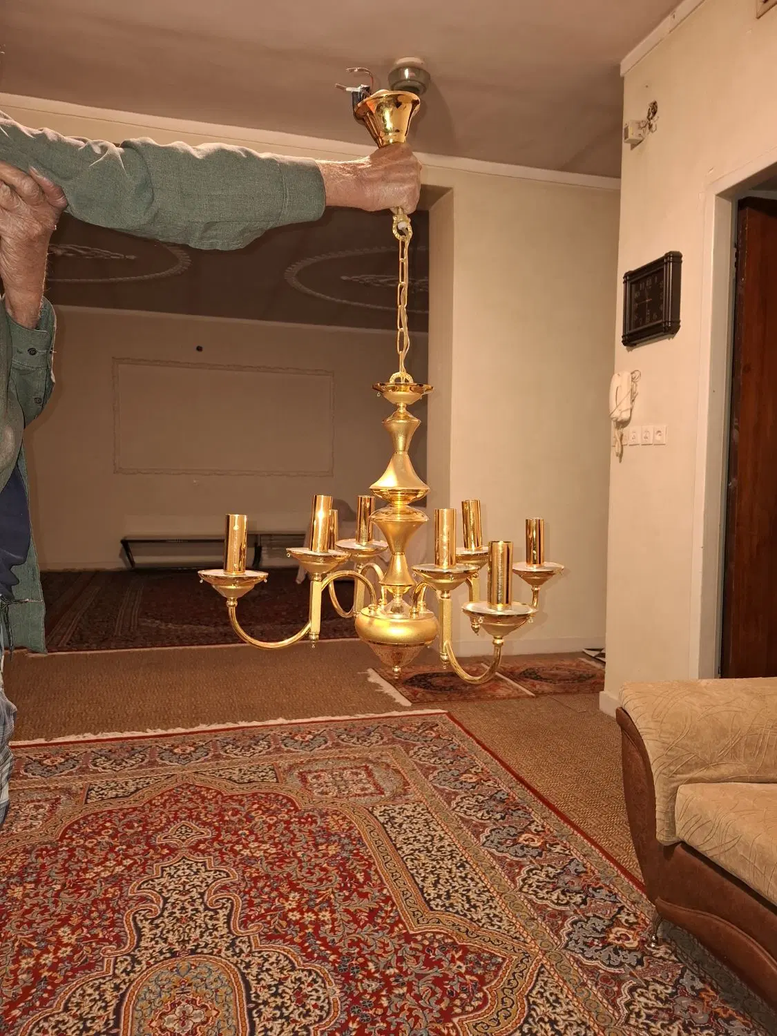 لوستر|لوستر و چراغ آویز|فیروزآباد (فارس), |دیوار