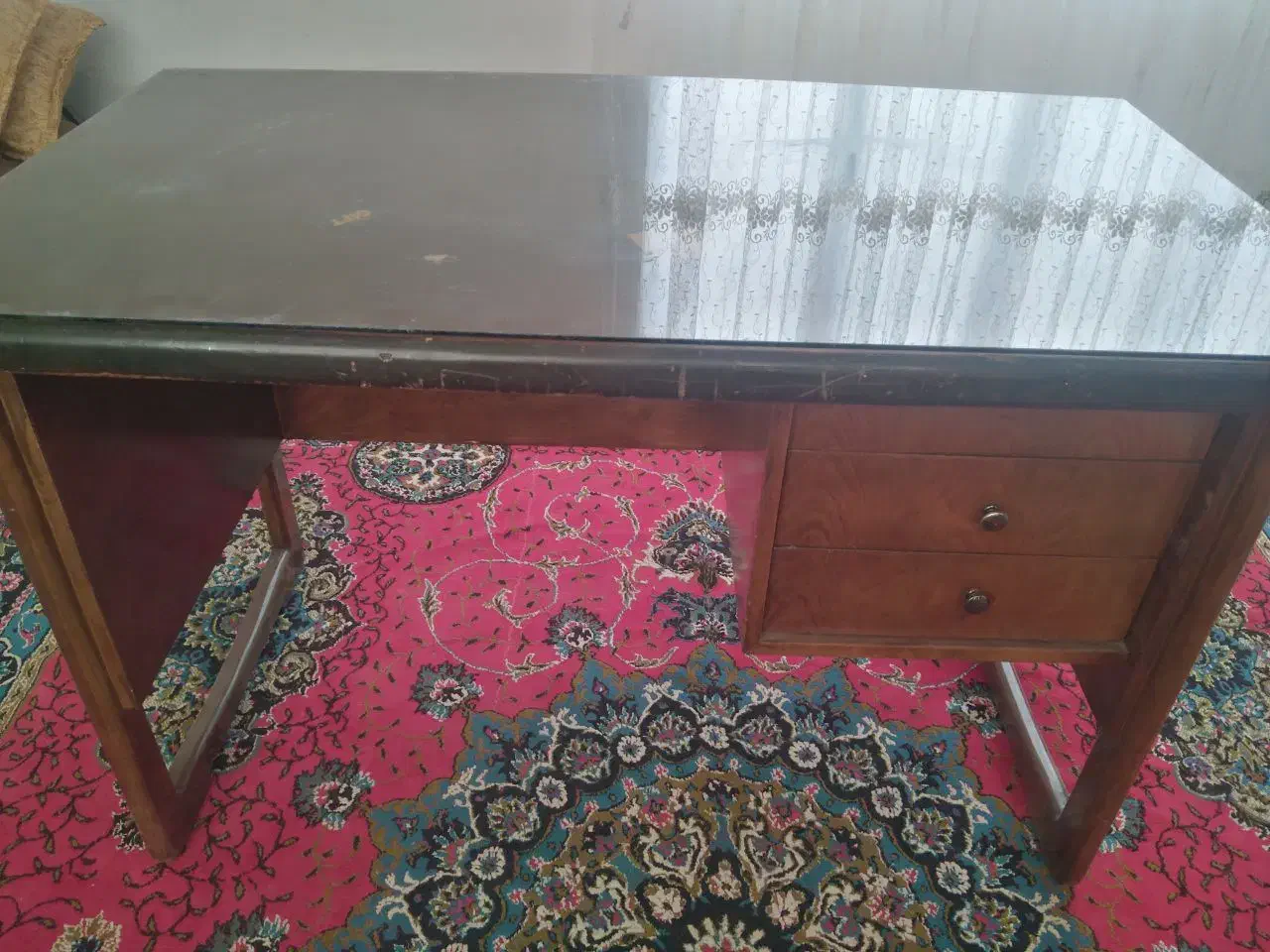 میز تحریر بسیار تمیز|میز تحریر و کامپیوتر|قوچان, |دیوار