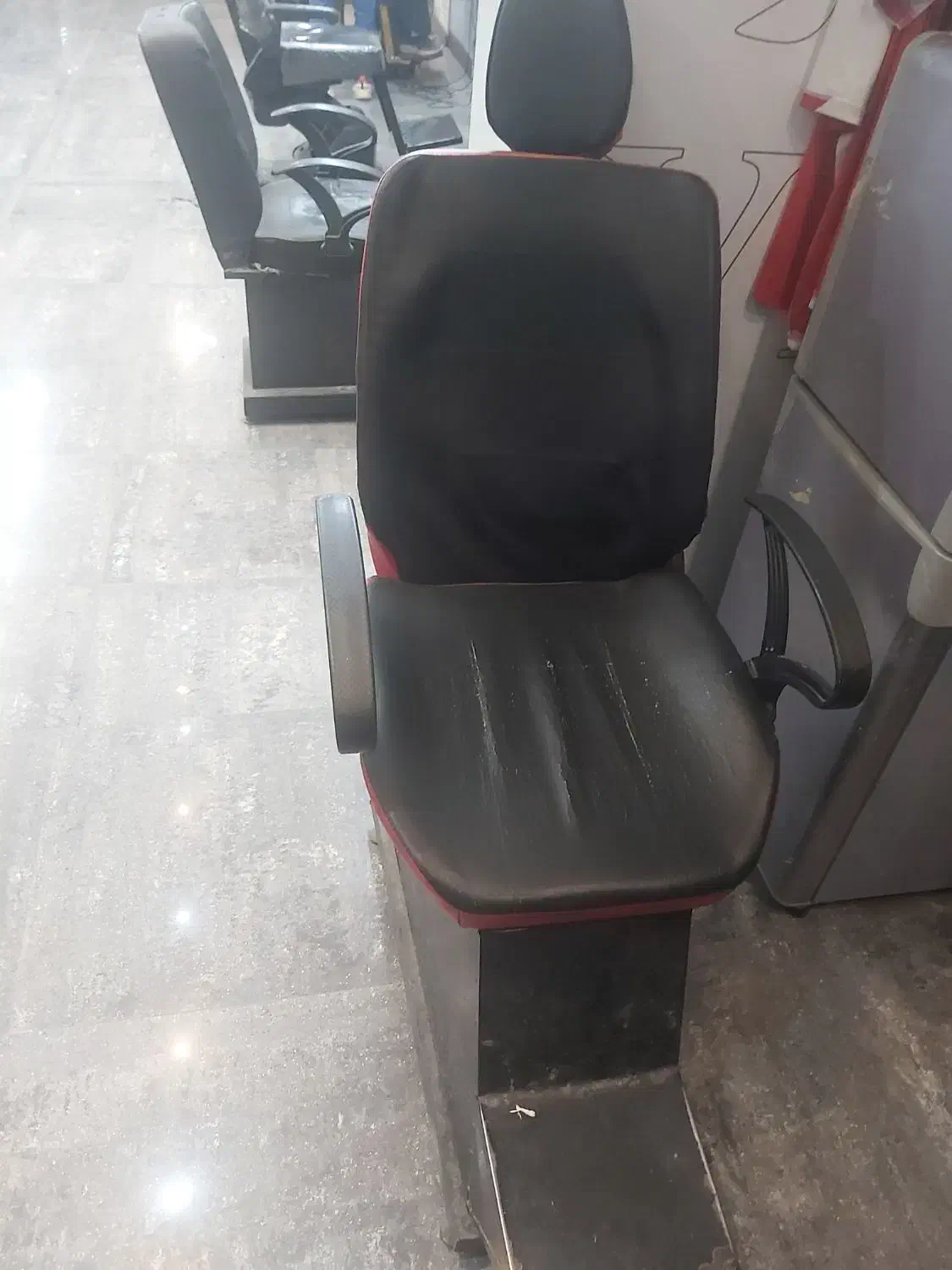 وسایل ارایشگاهی صندلی استاد کار ارایشگاهی|آرایشگاه و سالن‌های زیبایی|برازجان, |دیوار