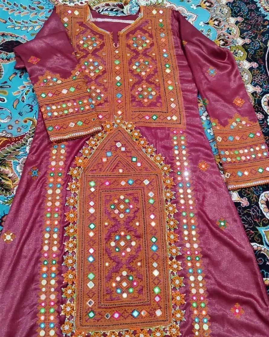 لباس بلوچی پلیوار|لباس|خاش, |دیوار