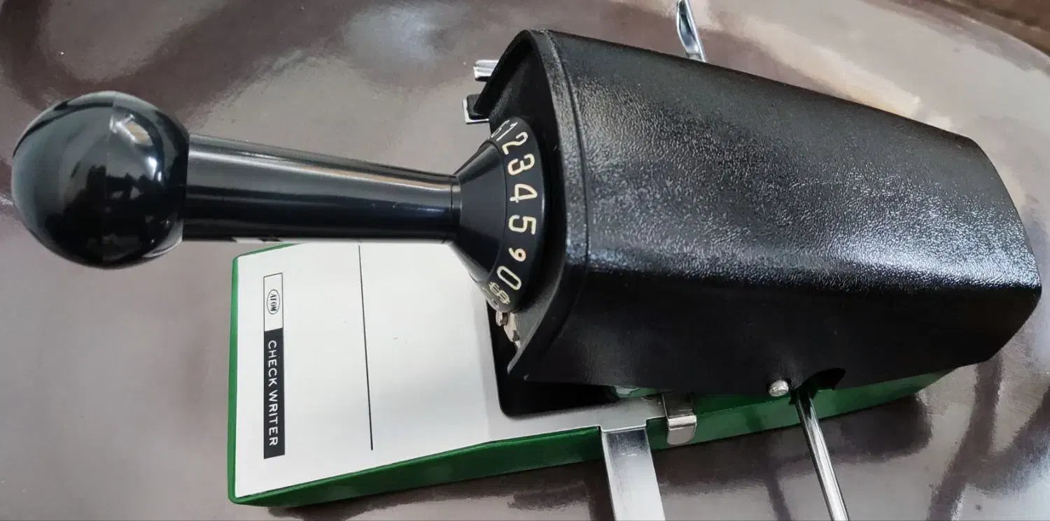 دستگاه پرفراژ عدد|لوازم التحریر|شیراز, شهرک ایثار|دیوار