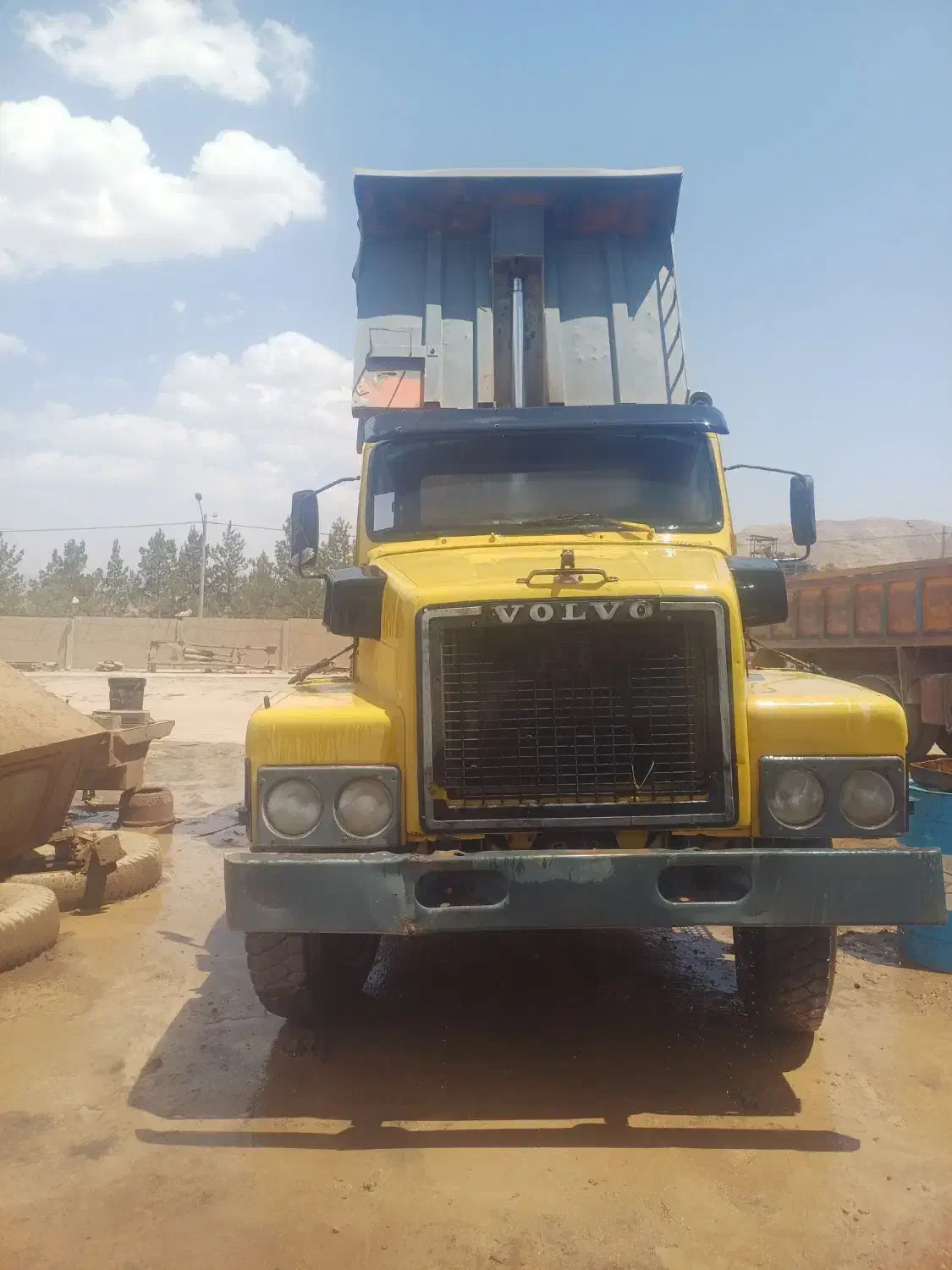 ولوو کمپرسی اواقی|خودرو سنگین|اصفهان, کوی ولی عصر|دیوار