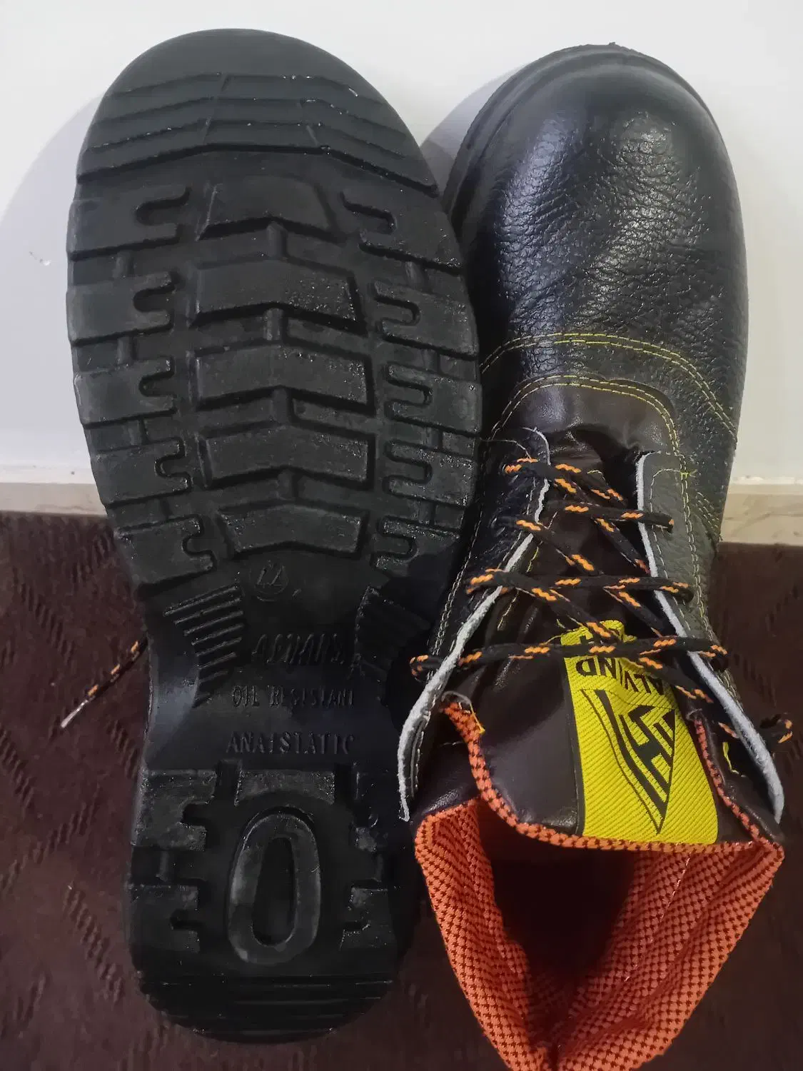 دو عدد کفش ایمنی و فوتسالی سالنی|کیف، کفش، کمربند|ایلام, |دیوار