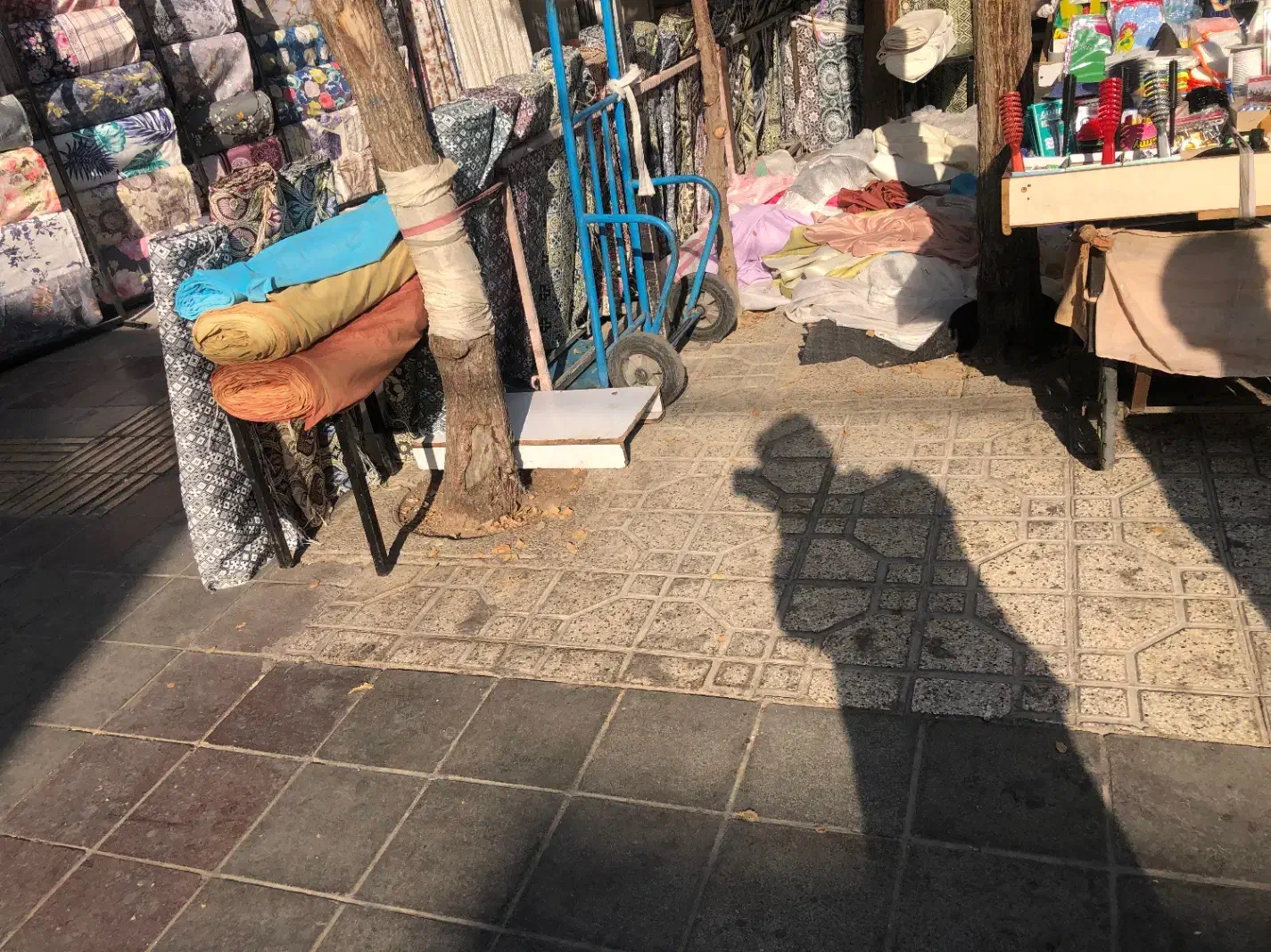 جلوی مغازه|اجارهٔ مغازه و غرفه|تهران, عبدل‌آباد|دیوار