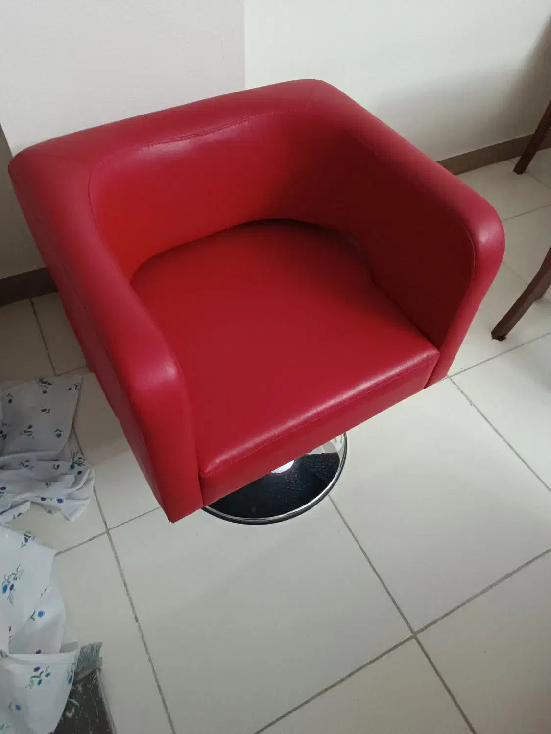 صندلی چرم گردان جک دار  رنگ  قرمز|مبلمان اداری|فردیس, خیام غربی|دیوار