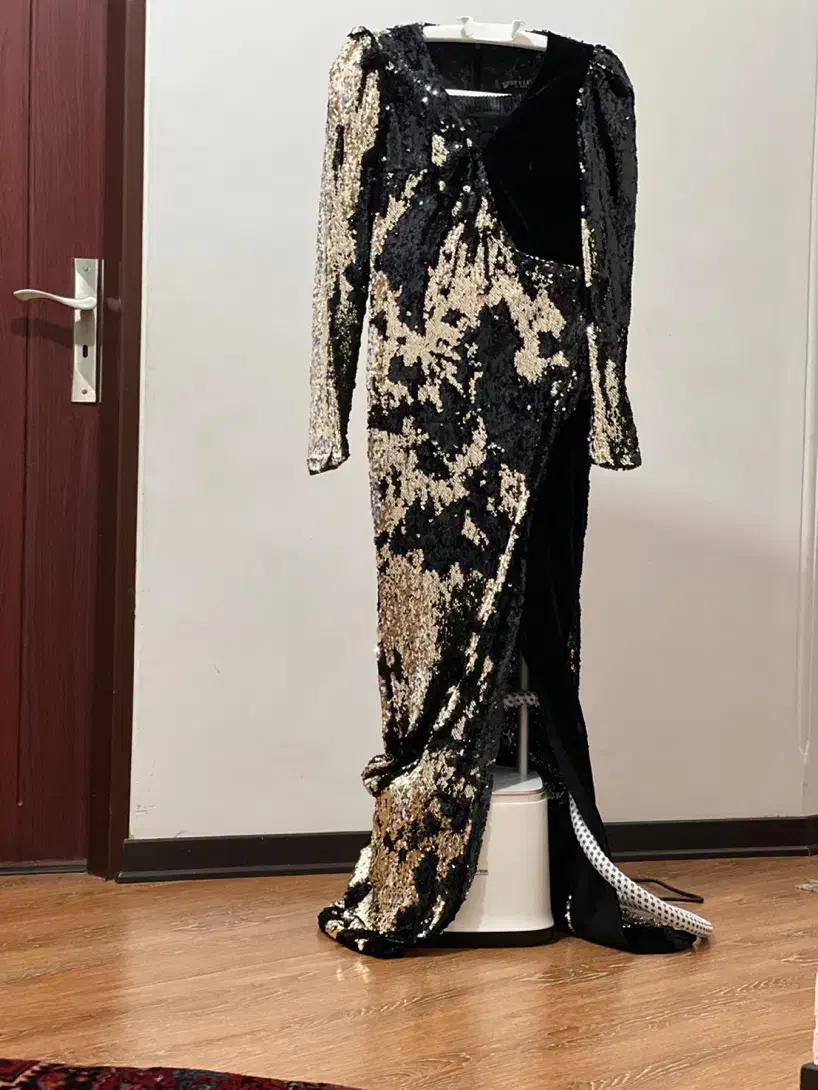 لباس مجلسی فقط ۵۰۰|لباس|رشت, منظریه|دیوار