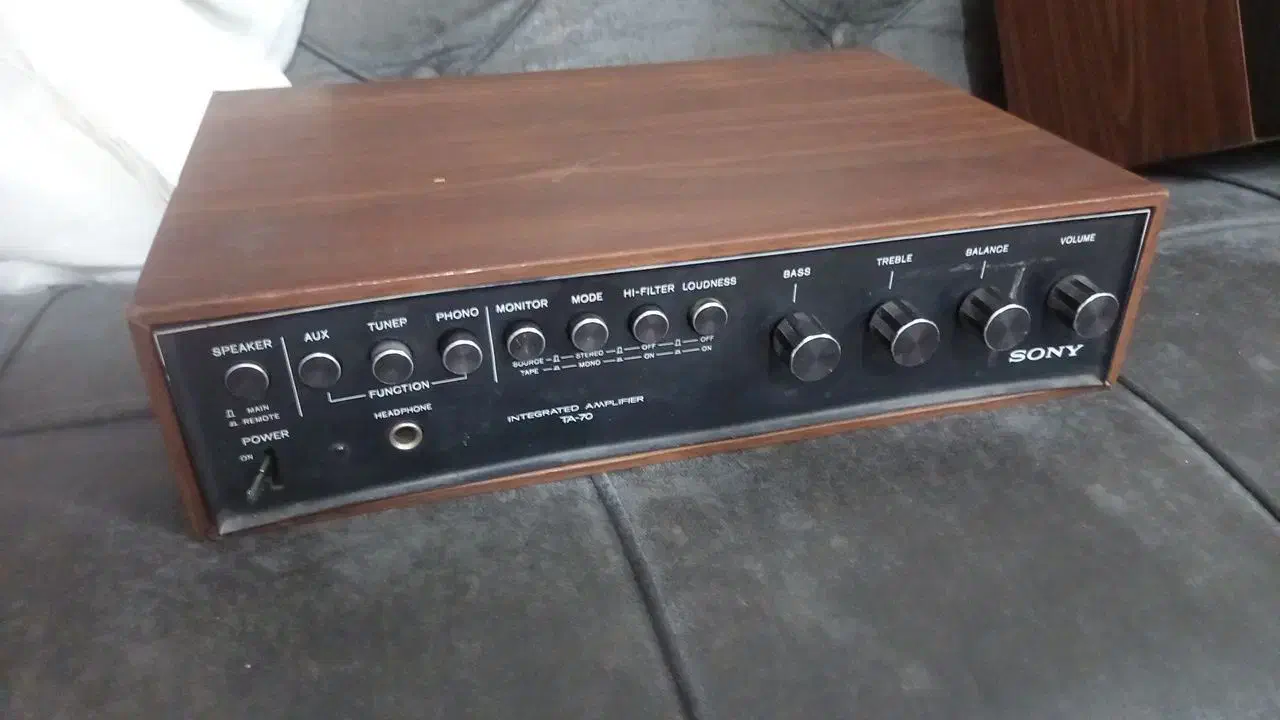 استریو قدیمی|کلکسیون اشیاء عتیقه|بندر گز, |دیوار