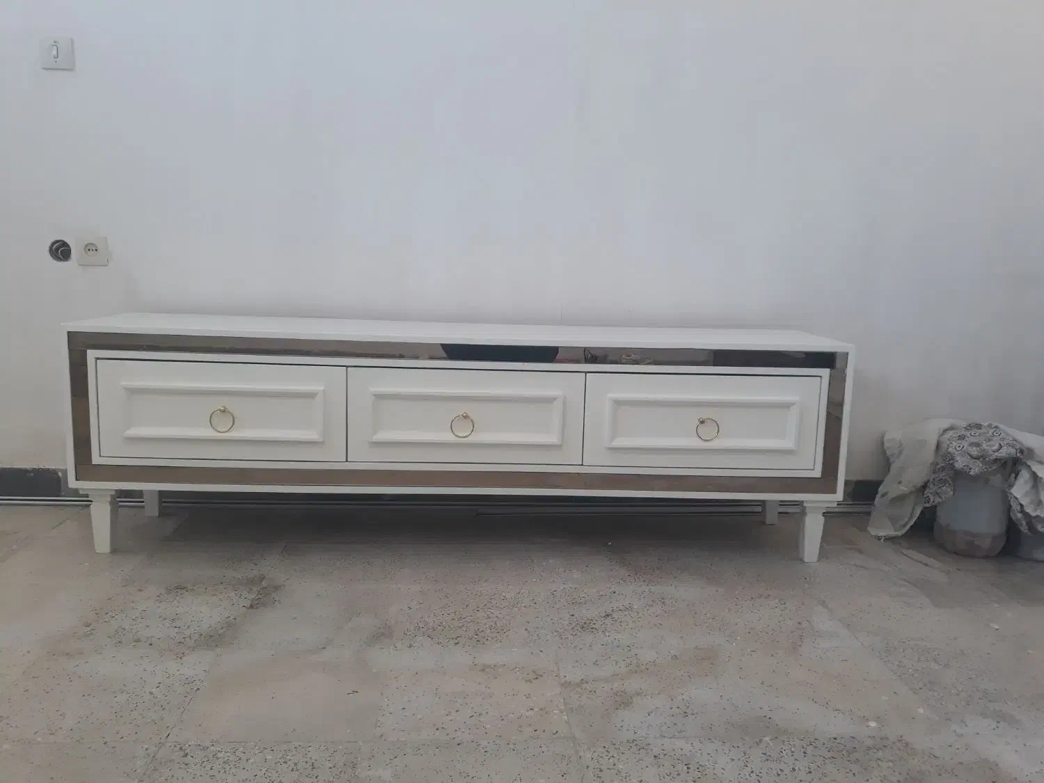 زیر تلویزیون در حد خیلی نو|میز تلویزیون|کوهدشت, |دیوار