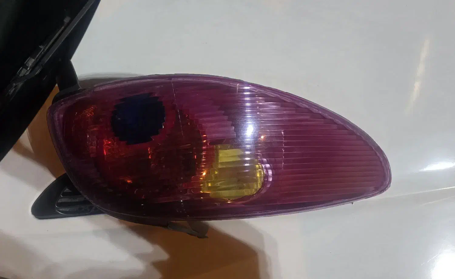 چراغ عقب ۲۰۶|قطعات یدکی و لوازم جانبی|تهران, فاطمی|دیوار