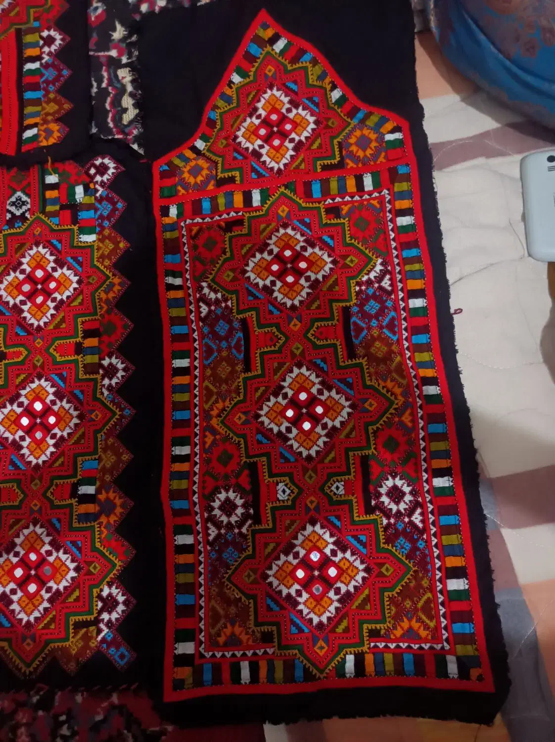 زیح استین|لباس|خاش, |دیوار