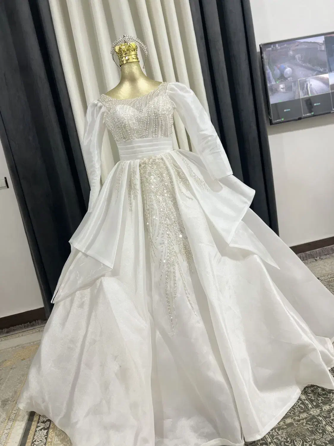 لباس عروس|لباس|گالیکش, |دیوار