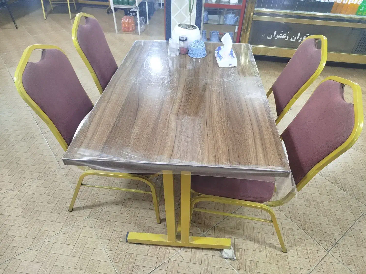 غذاخوری|میز و صندلی غذاخوری|ماکو, |دیوار