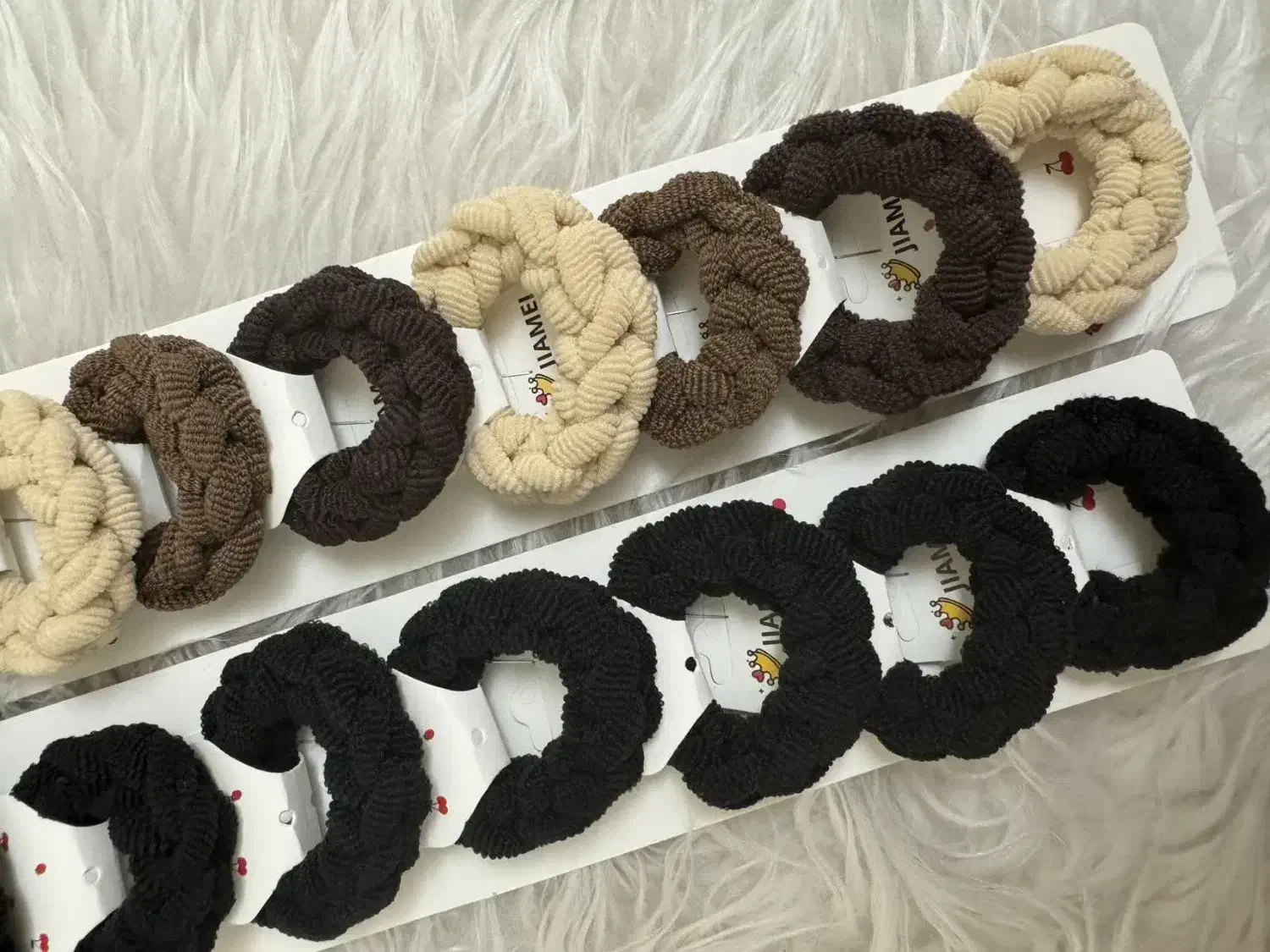 اکسسوری|زیورآلات و اکسسوری|قم, باغ کرباسی|دیوار