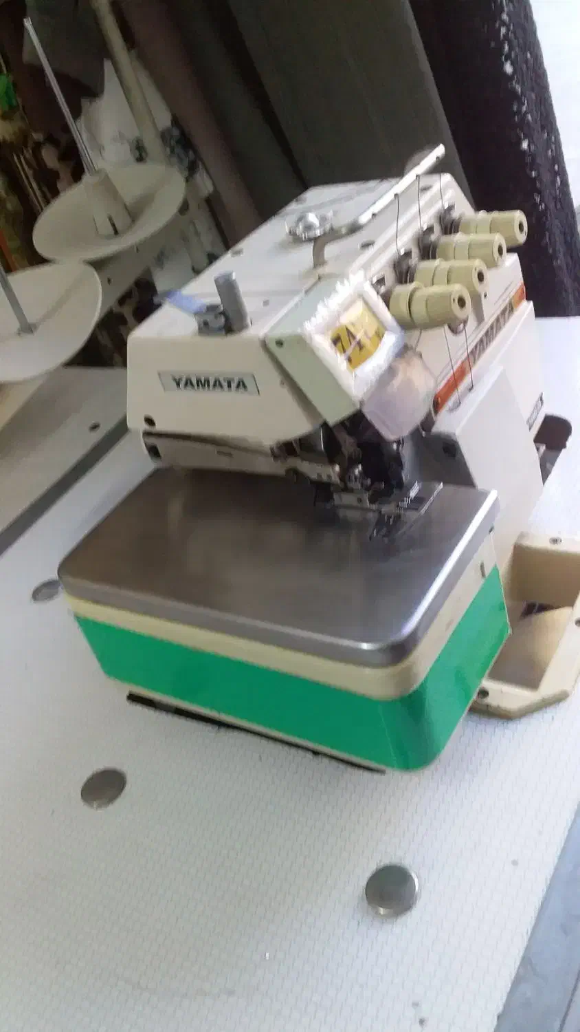 سردوز یاماتو پنج نخ تمیز با کار عالی بدون صدا|چرخ خیاطی و ریسندگی|کرمانشاه, |دیوار