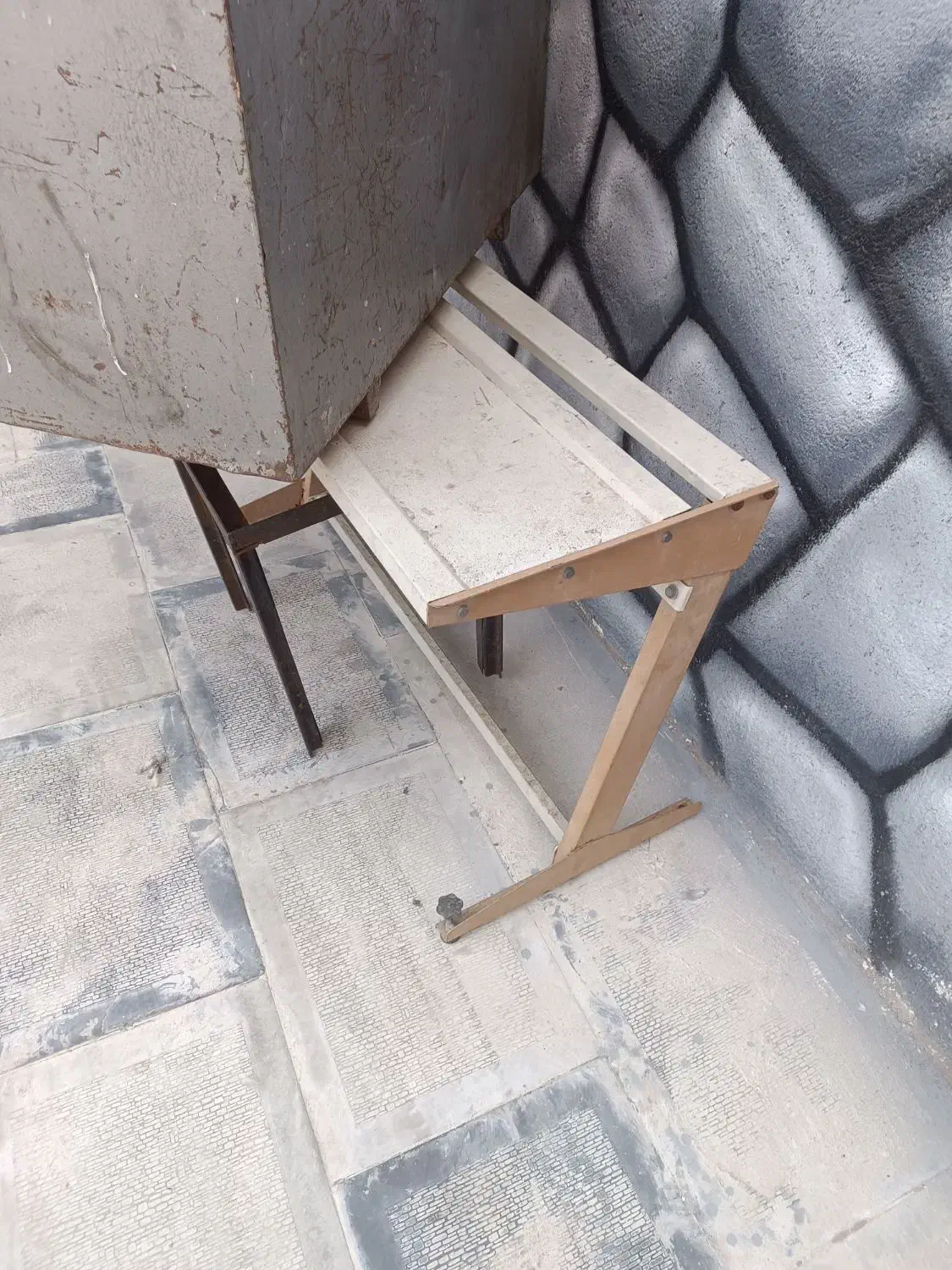 میز پایه ماشین بافتنی و صندق قدیمی|لوازم خیاطی و بافتنی|تربت‌حیدریه, شهرک ولیعصر|دیوار