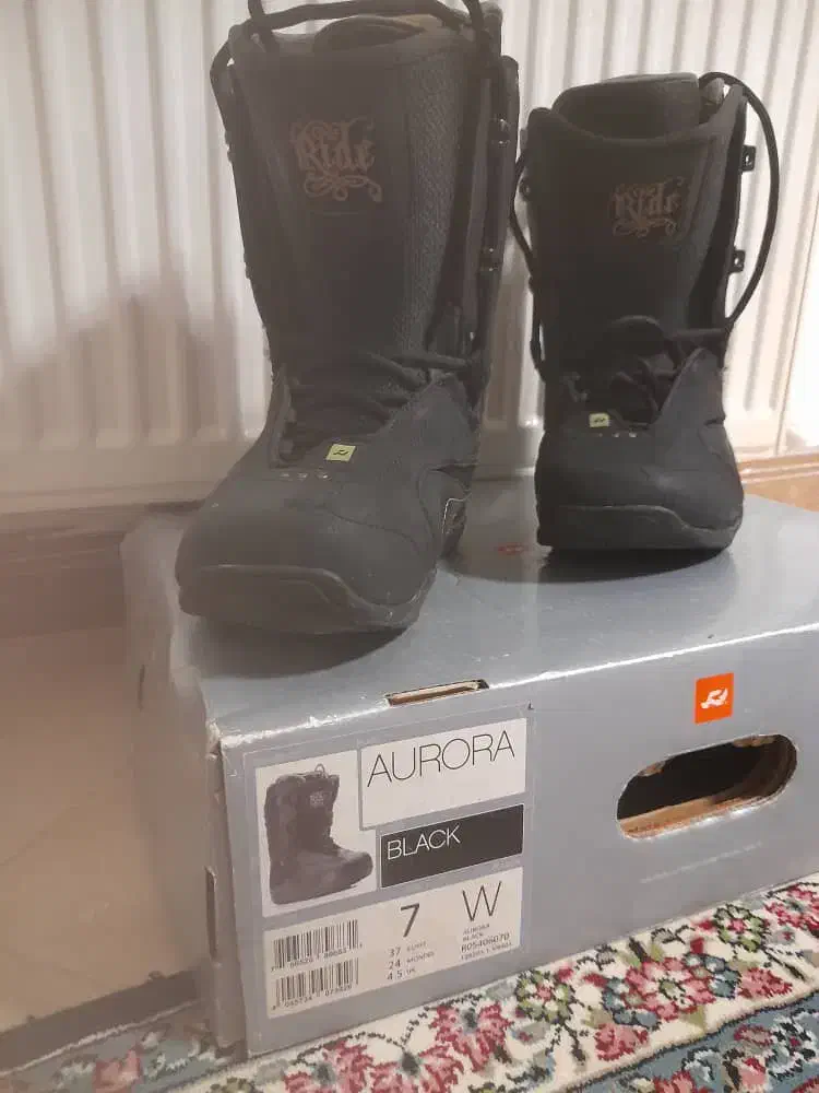 بوت|کیف، کفش، کمربند|رشت, دیانتی|دیوار