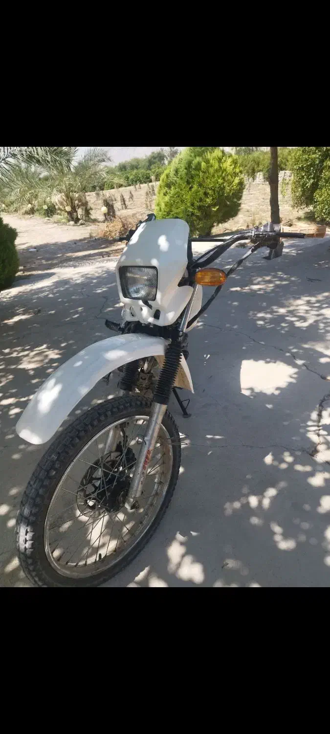 وسیله نقلیه|موتورسیکلت|کوه چنار, |دیوار