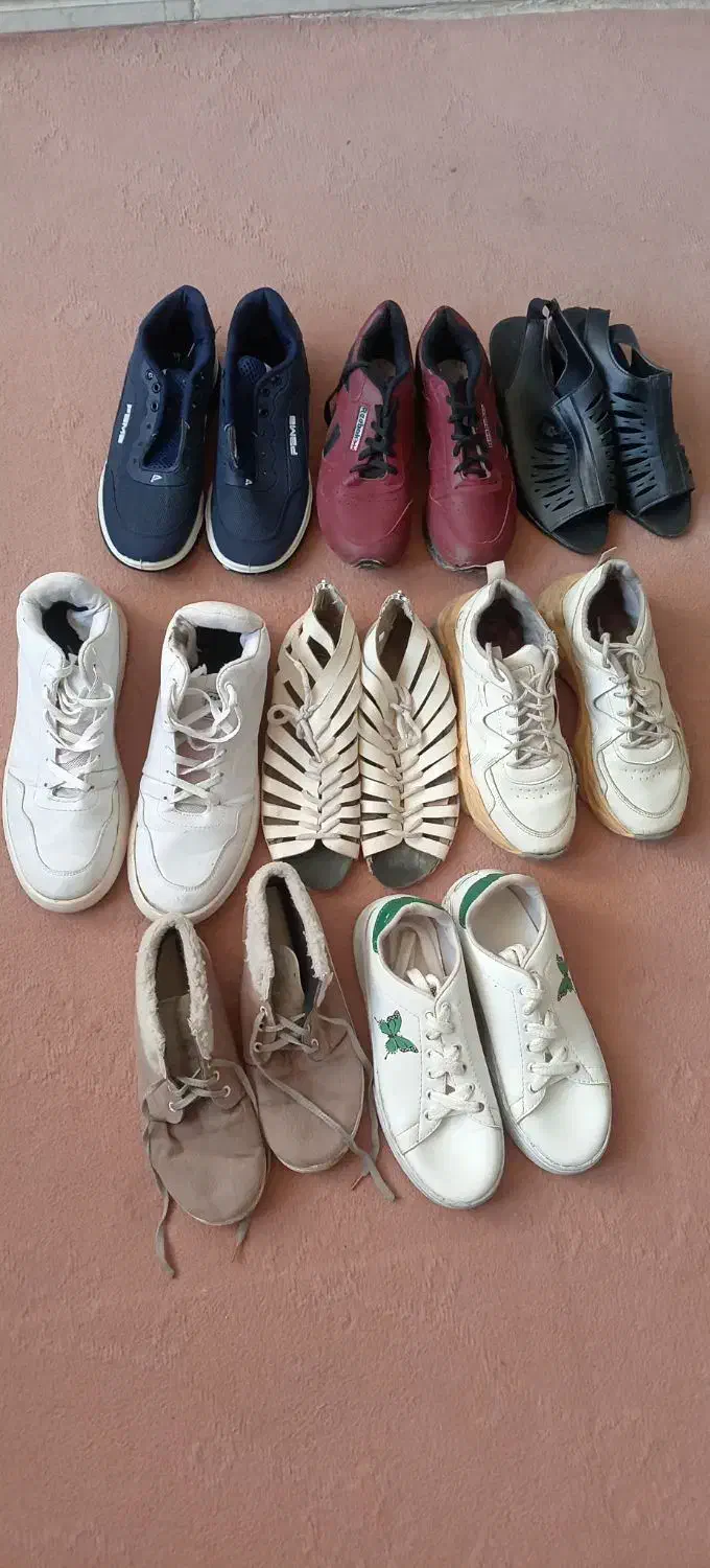 تعدادی کفش و لباس|کیف، کفش، کمربند|سبزوار, قدس|دیوار