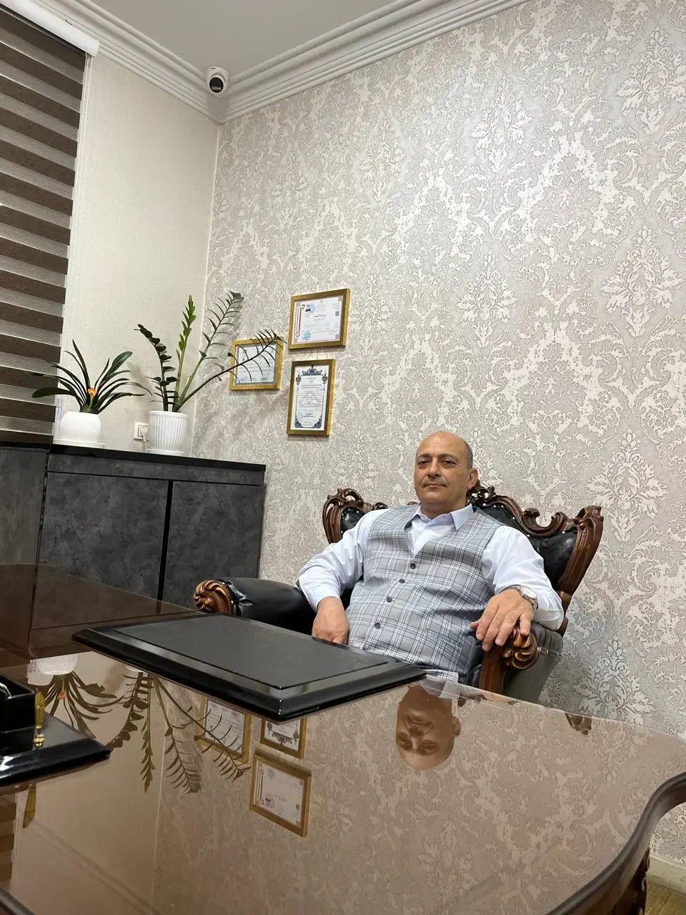 استخدام مشاور حرفه ای درچهارراه گلسار|استخدام بازاریابی و فروش|رشت, گلسار|دیوار