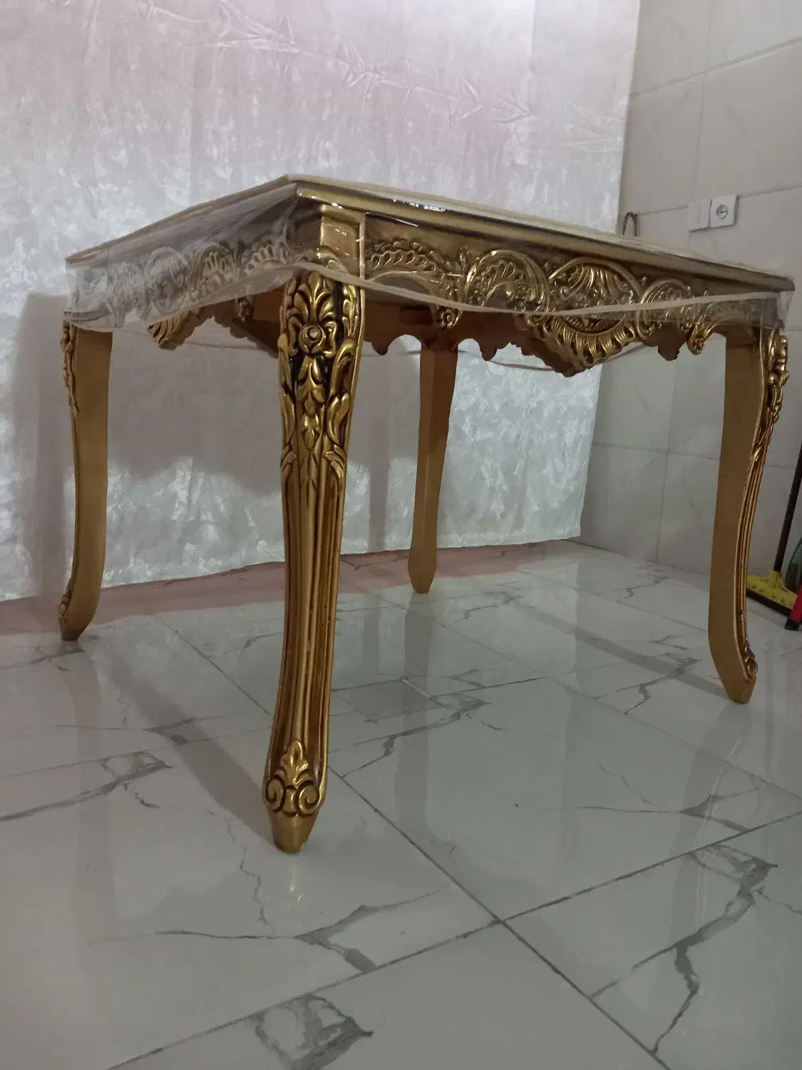 میز غذا خوری|میز و صندلی غذاخوری|ایوان, |دیوار