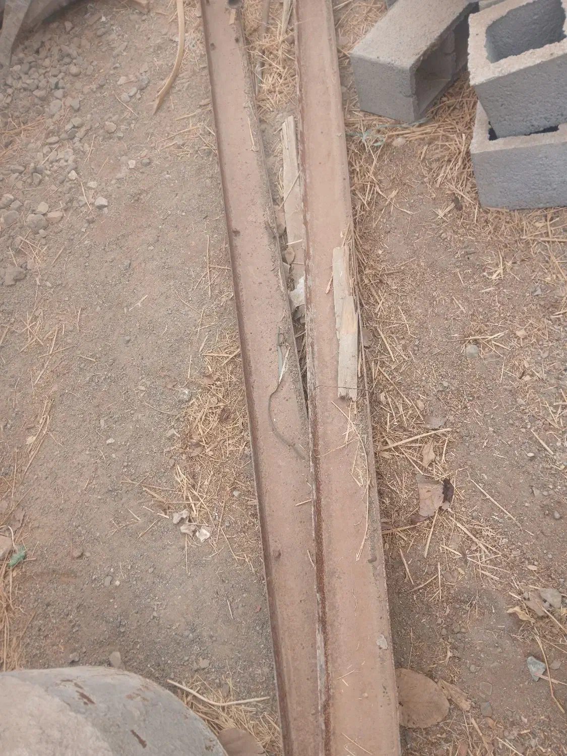 قالب تیرچه دوتا فروشی هست|مصالح و تجهیزات ساختمان|قلعه گنج, |دیوار