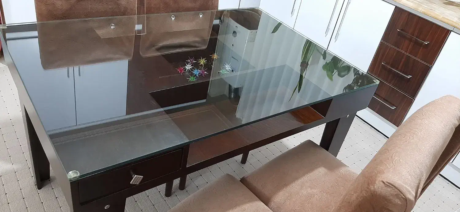 میز نهار خوری ۴نفره|میز و صندلی غذاخوری|هشتگرد, شهرک ولیعصر (مصلی)|دیوار