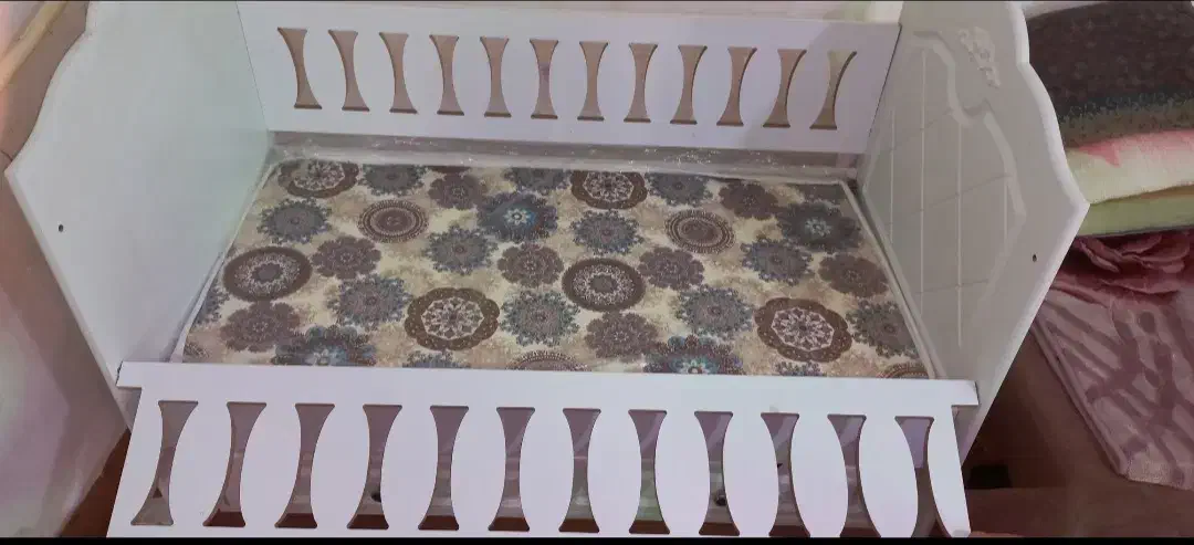 تخت گهوارای|تخت و صندلی بچه|یاسوج, |دیوار