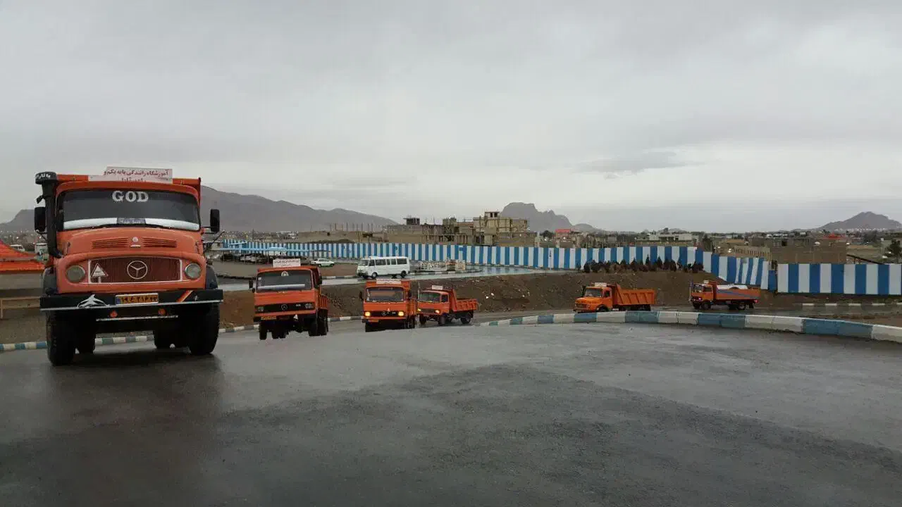 استخدام راننده پایه 1|استخدام حمل و نقل|منوجان, |دیوار